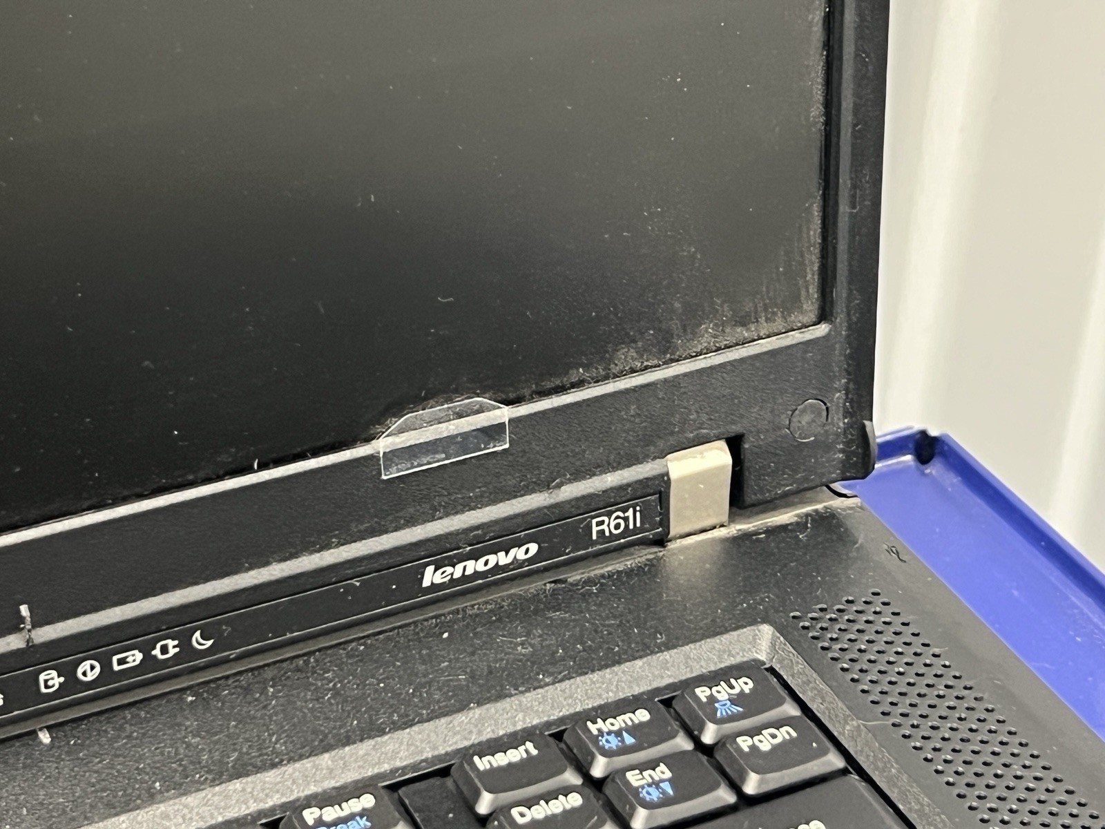 Lenovo ThinkPad R61i 15″ Laptop Intel Core 2 Duo As is