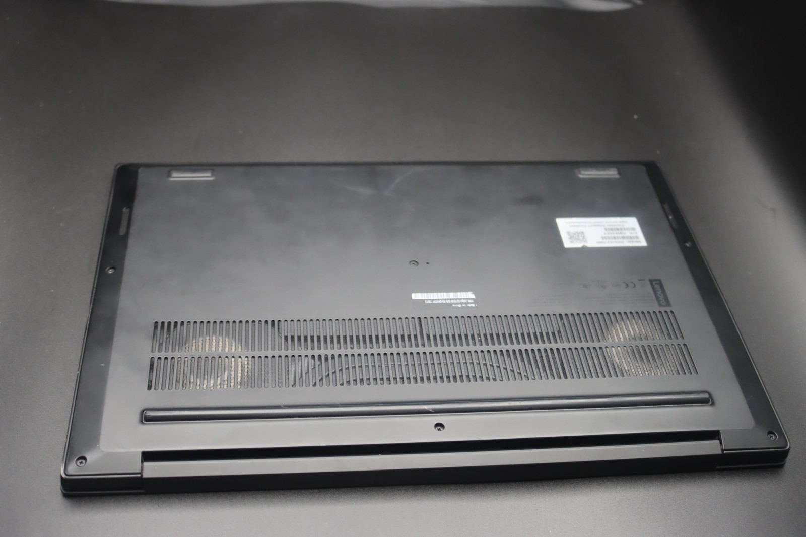 Lenovo ThinkPad P1 Gen 2 15.6″ i7-9850H 2.60Ghz 16GB 500GB NVIDIA Quadro T1000