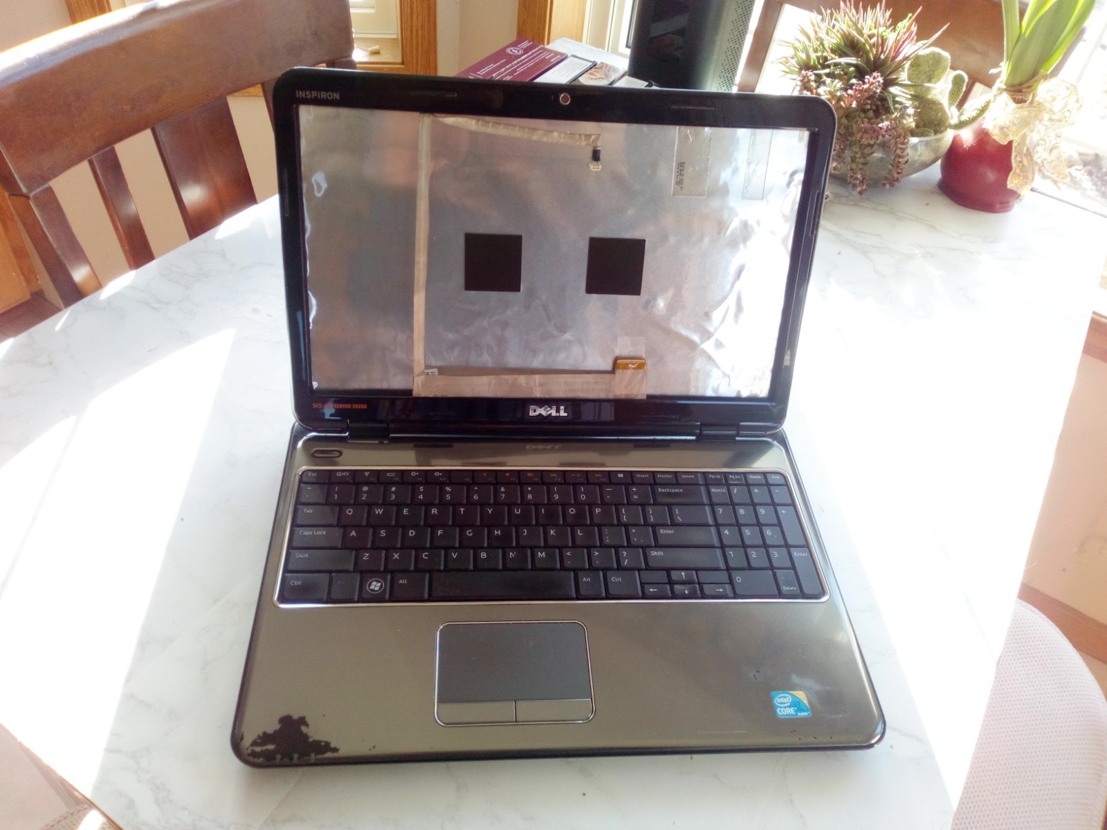 dell inspiron N5010 laptop Red back cover, no power, no screen, bad battery