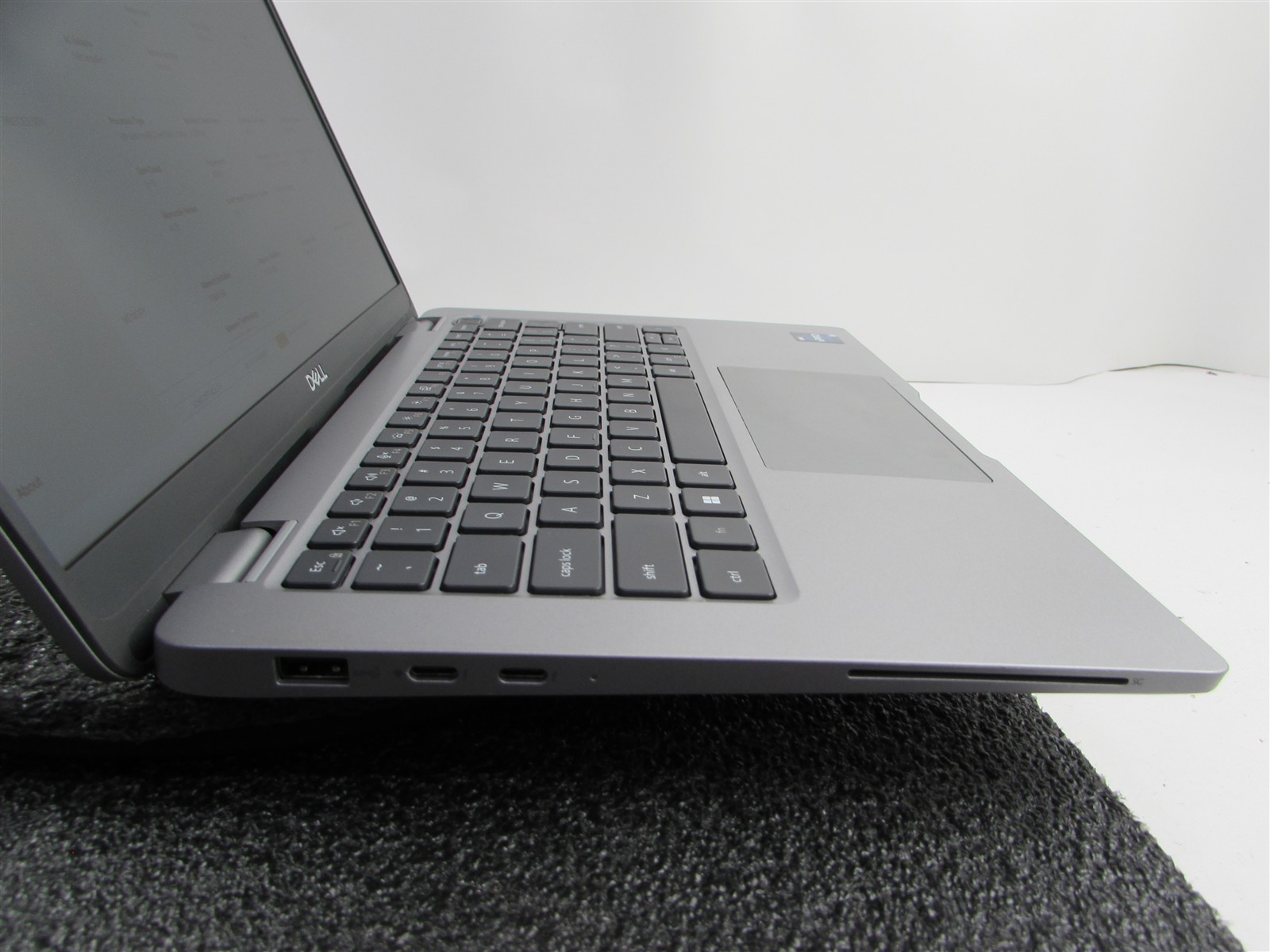 DELL LATITUDE 5340 1920X1080 TOUCHSCREEN I5-1345U 512GB SSD 16GB RAM NO O.S