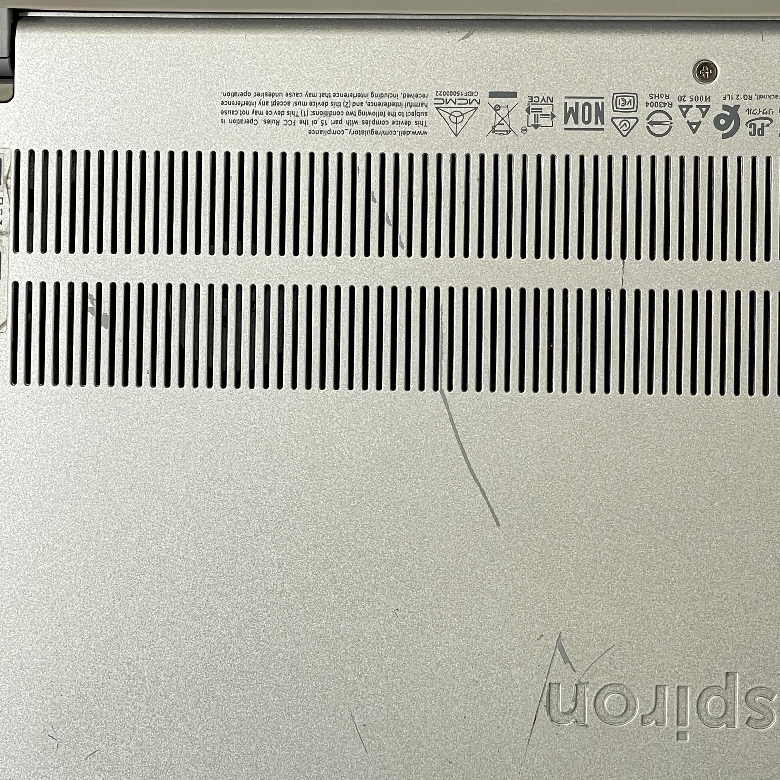 Dell Inspiron 5502 15.6 Silver FHD i7-1165G7 2.80GHz 12GB 512GB SSD Good
