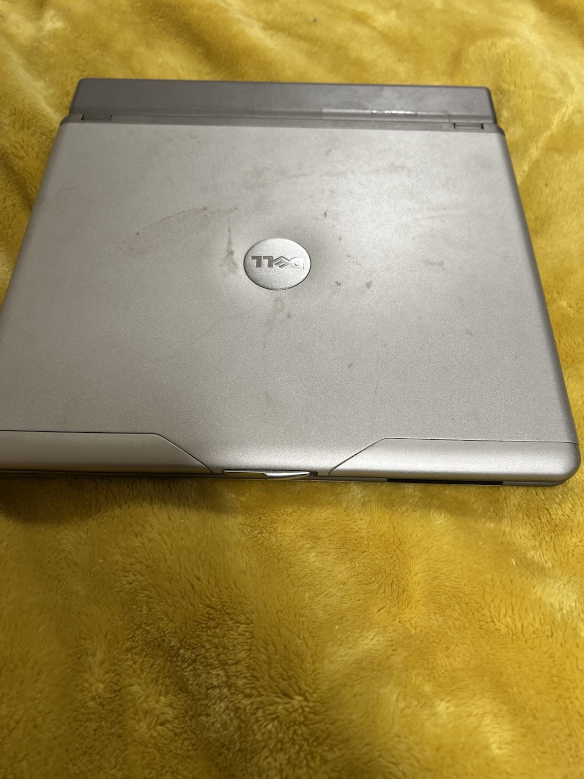 Dell Latitude X300 12″ Intel Pentium M 1.4 GHZ 1.1GB Memory No HDD With DVD
