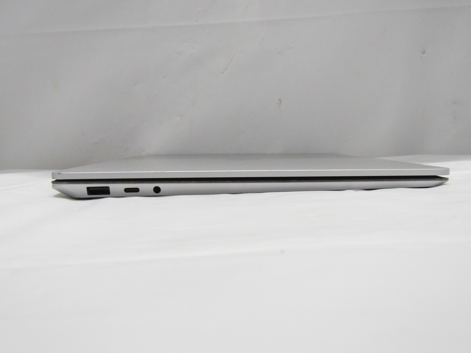 Microsoft Surface Laptop 4 2.60GHz i5-1145G7 8GB RAM 256GB SSD 13.5″ Win 11 C