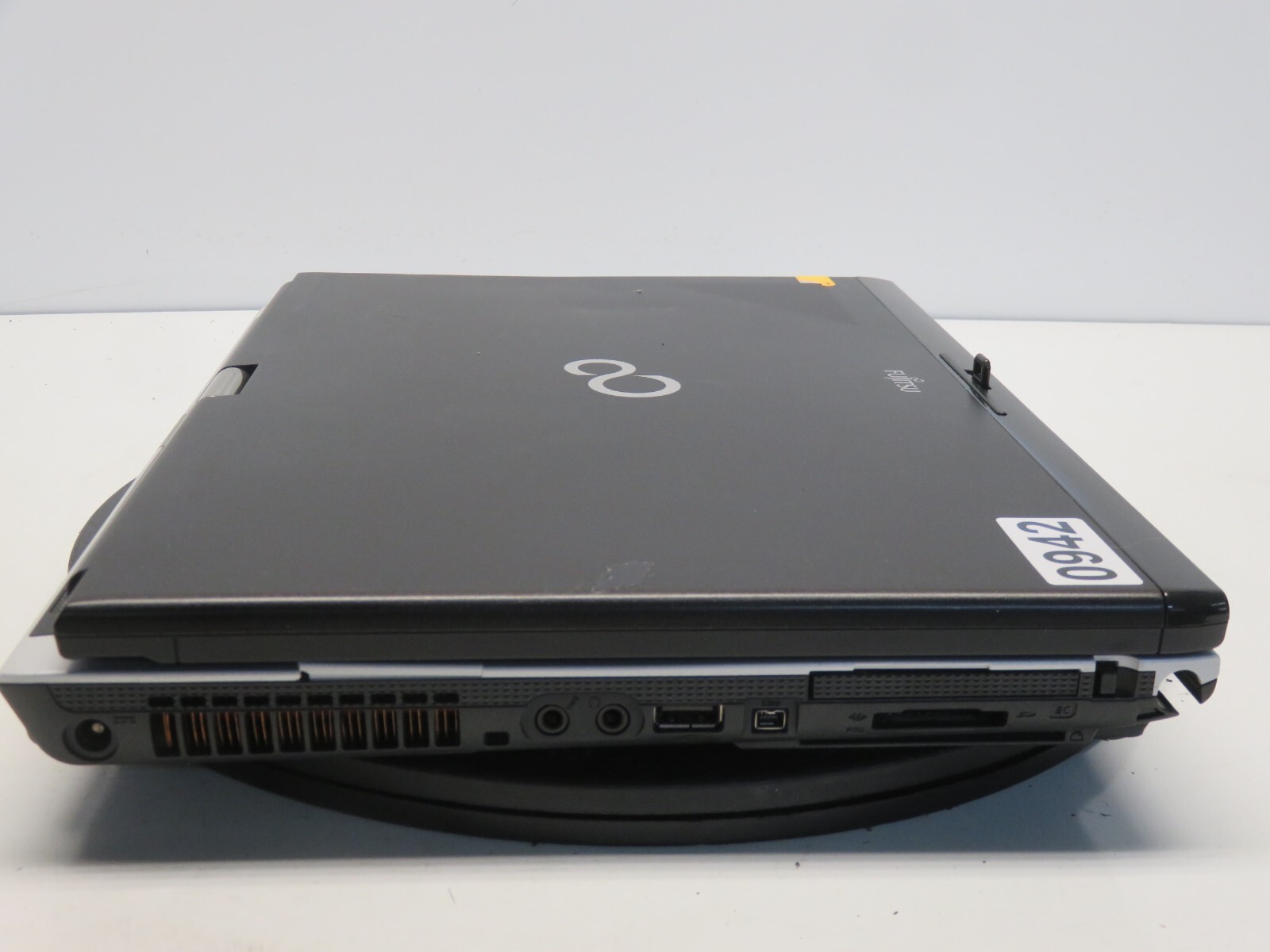Fujitsu Lifebook T900 Intel Core i5 CPU M560 2.67GHz 4GB NO HDD No Batt