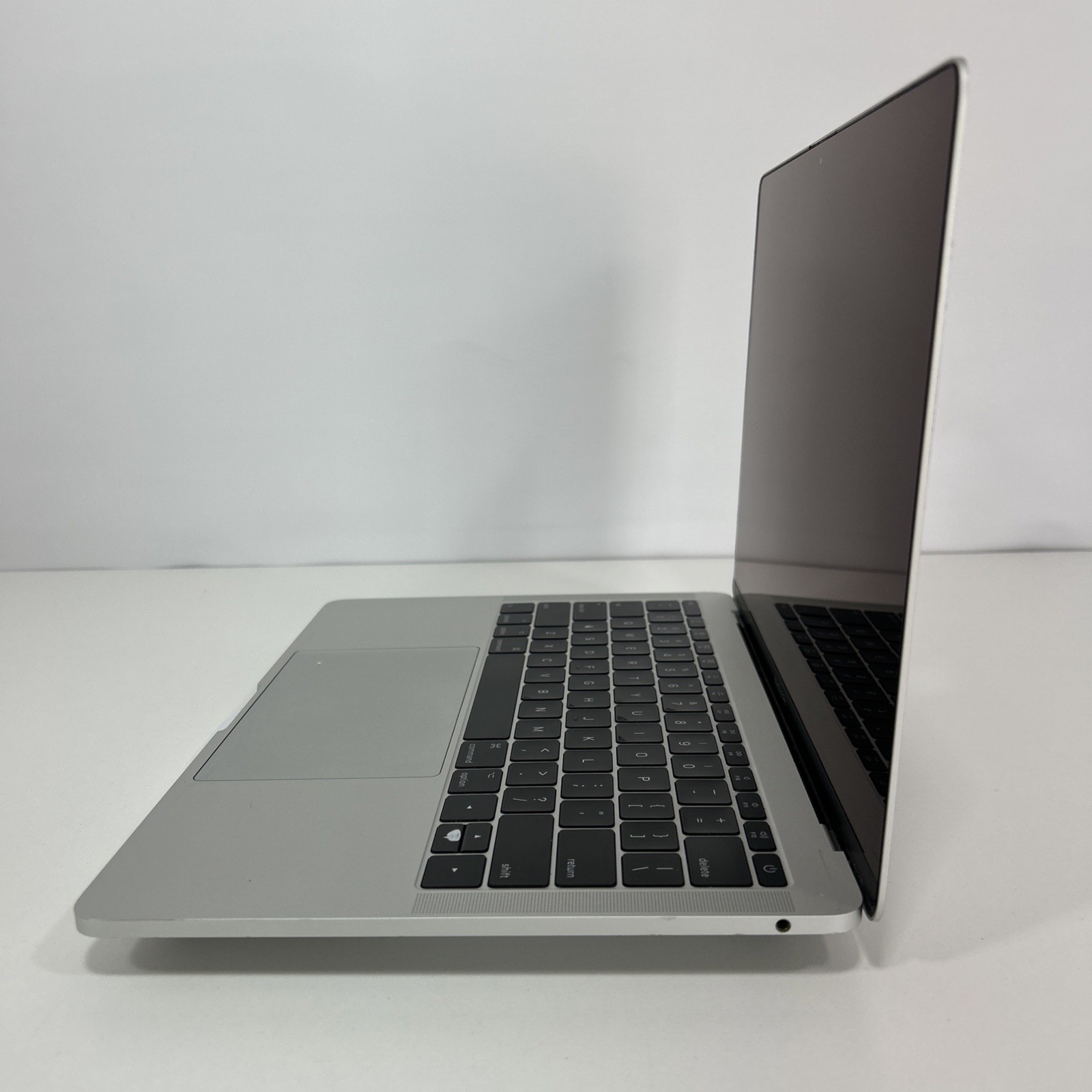 Apple MacBook Pro A1708 Core i5 2.30GHz 8GB Ram 120GB SSD 13.3″ macOS Ventura