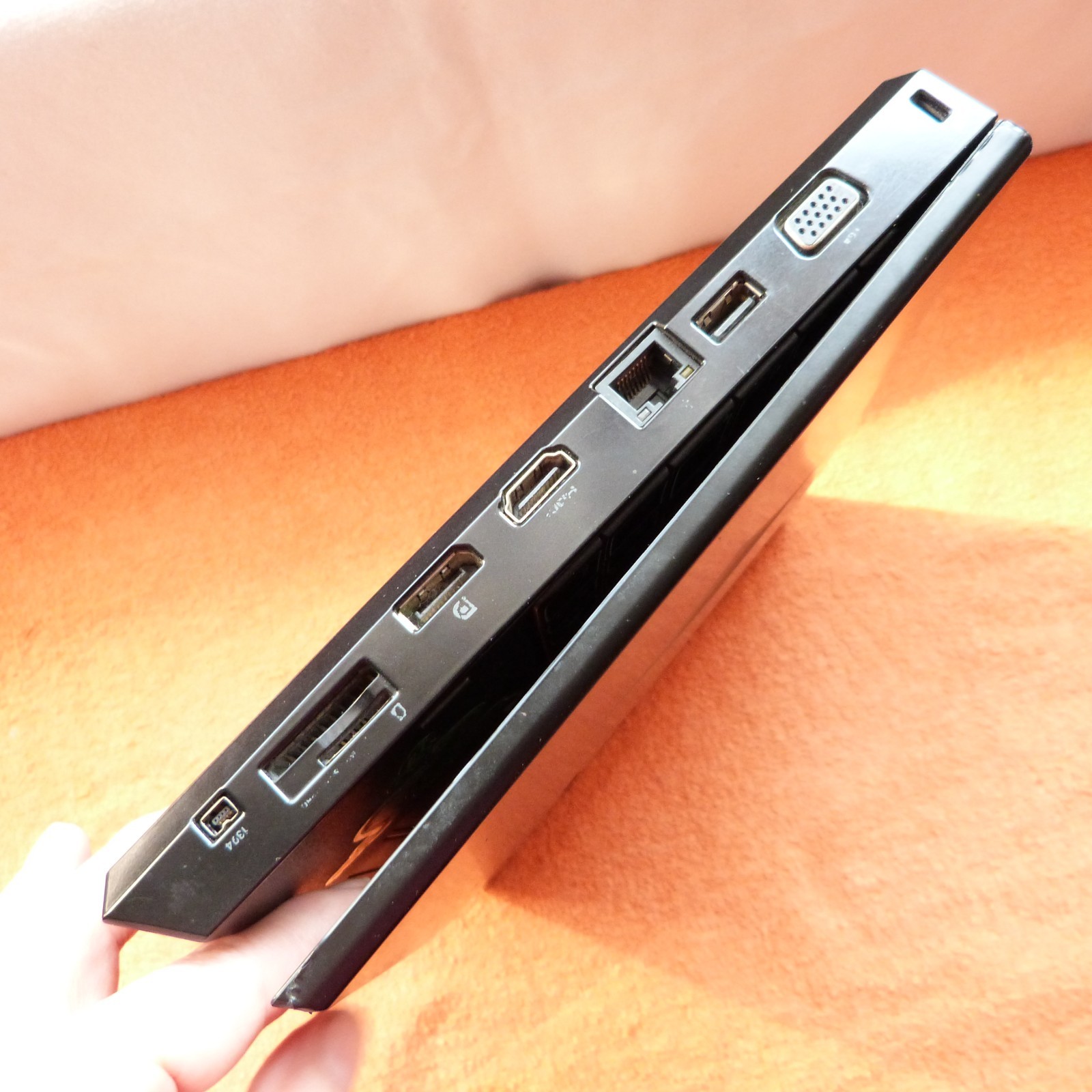 Alienware M11x R1 11″ Premium SUB Netbook l 500GB Windows 7 l 4GB RAM HDMI