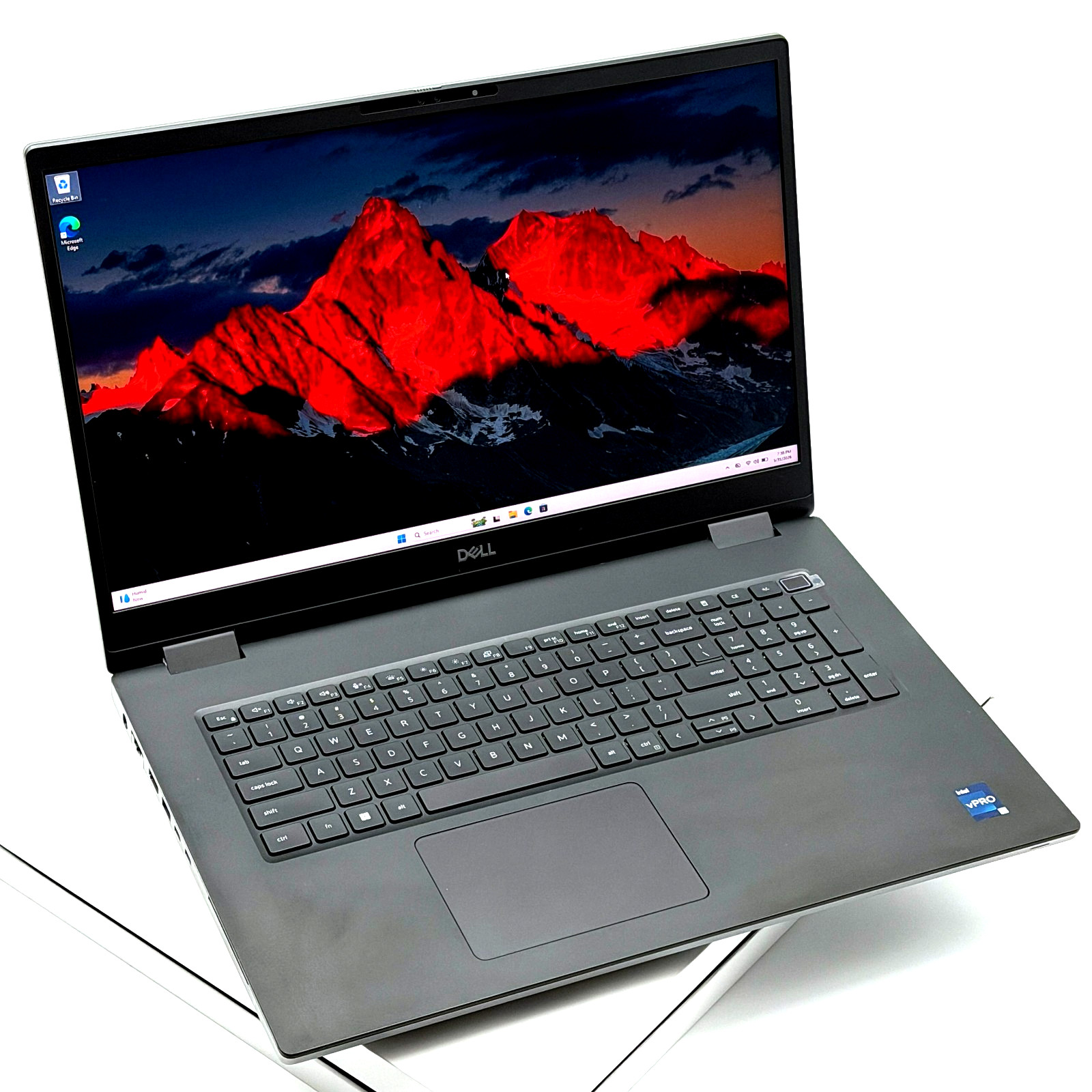 Dell Precision 7780 17.3″ i7-13850HX 32GB RAM 1TB SSD – NVIDIA RTX 3500 Ada 12GB