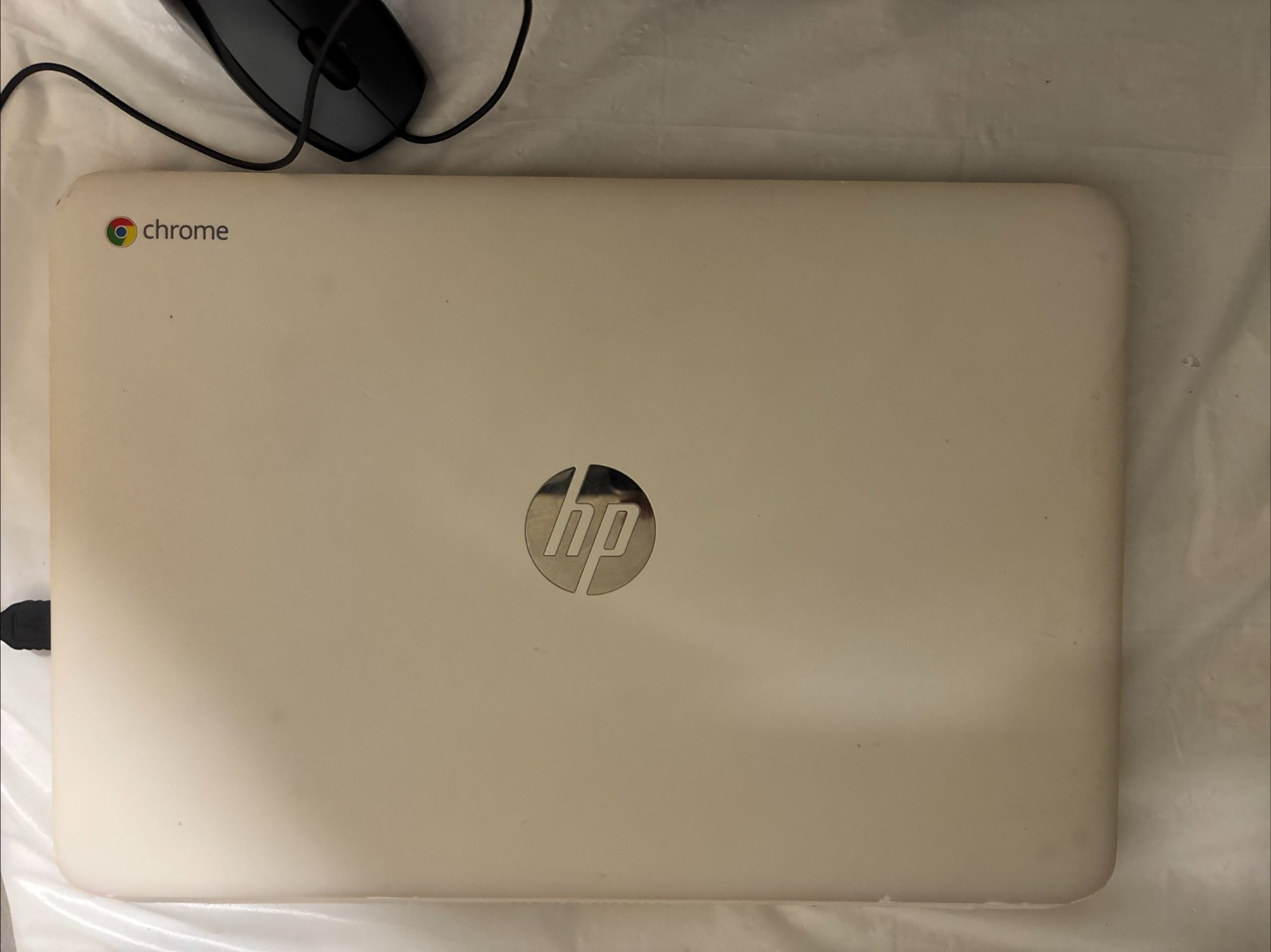 Hewlett-Packard (HP) Chromebook 14 Q029WM 4gb Ram, 16 GD SSD (Read Description)