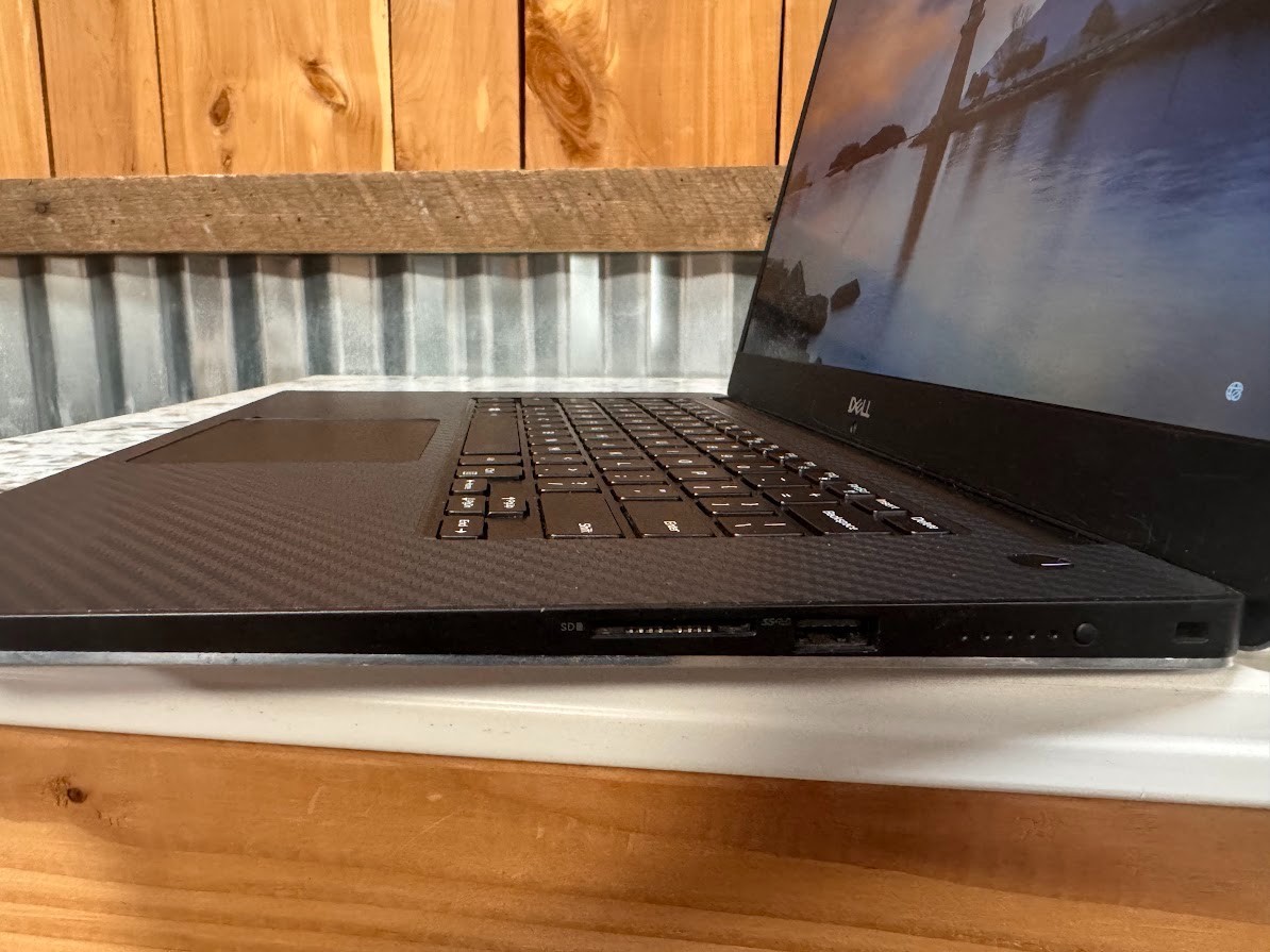 Dell Precision 15 5530 15.6” (512GB NVMe Intel Core i7-8850H 2.6GHz 16GB RAM)..