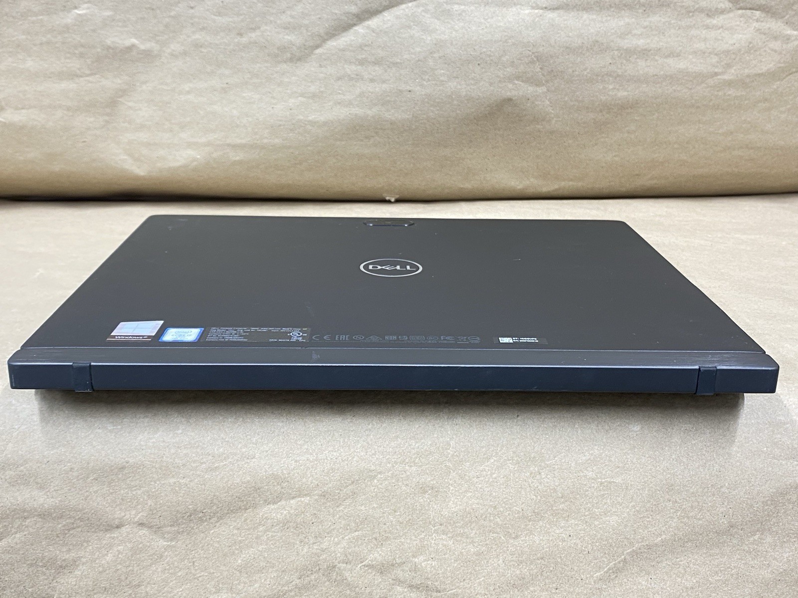 Dell Latitude 7285 – 12″ 2880*1920 – i7-7Y75 – 16GB – 256GB SSD – Win 10 Pro