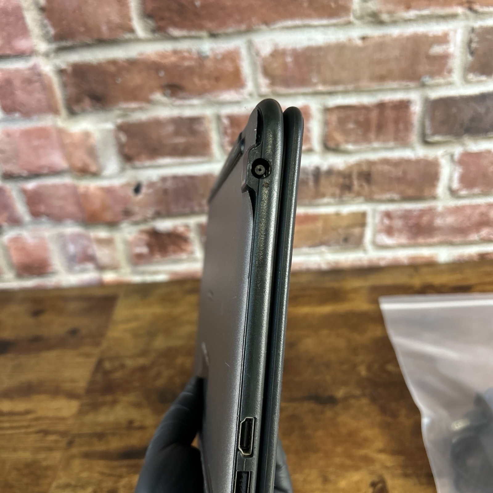 Dell Latitude 3190 2-in-1 11.6″ Celeron N4100 4GB DDR4 128GB SSD Windows 11 Home