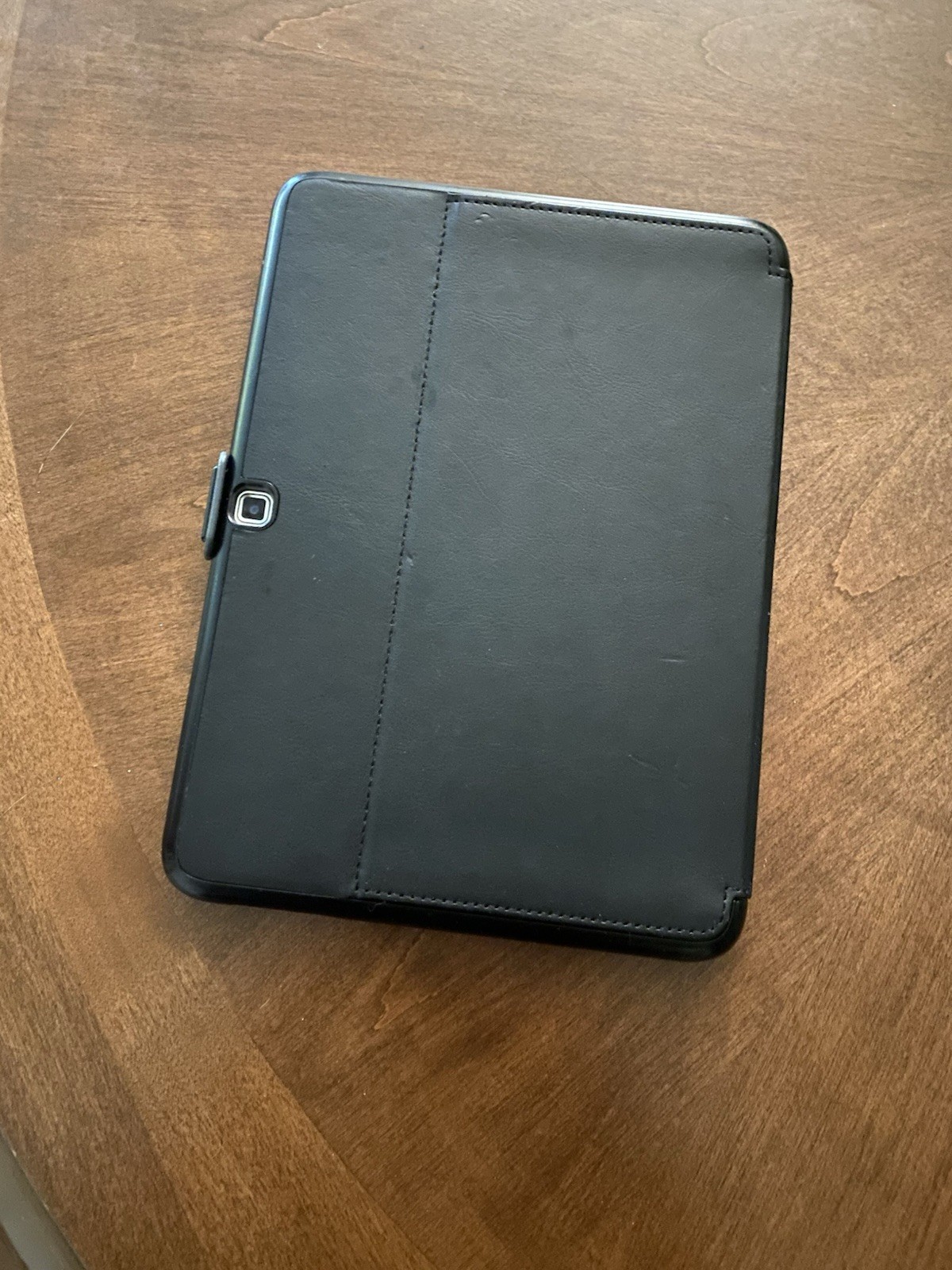 Samsung Galaxy Tablet White 10″ with Black Protective Case
