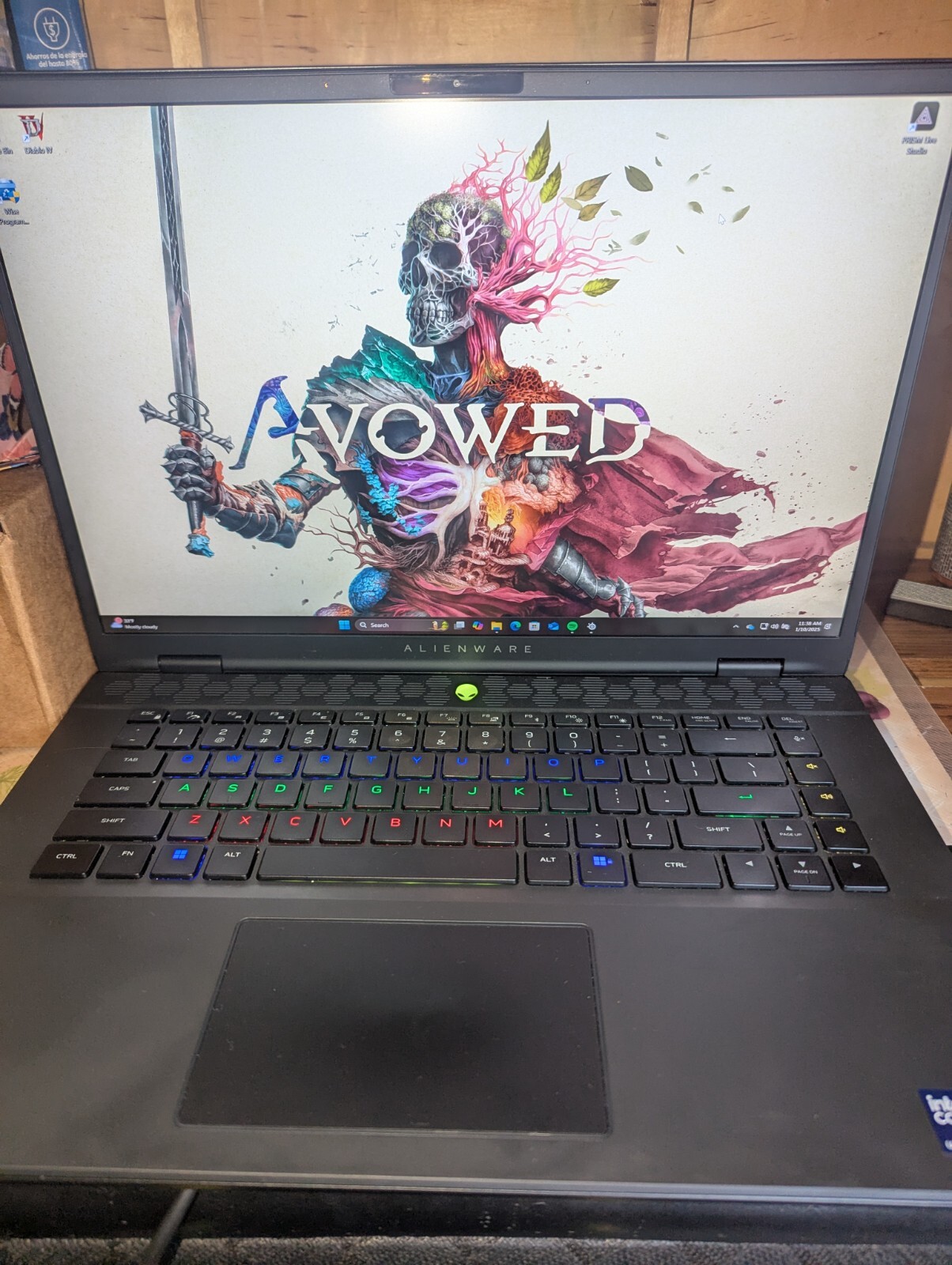 Alienware – M16 R2 16″ 240Hz Intel Core Series 1 Ultra 7 QHD+ Gaming Laptop