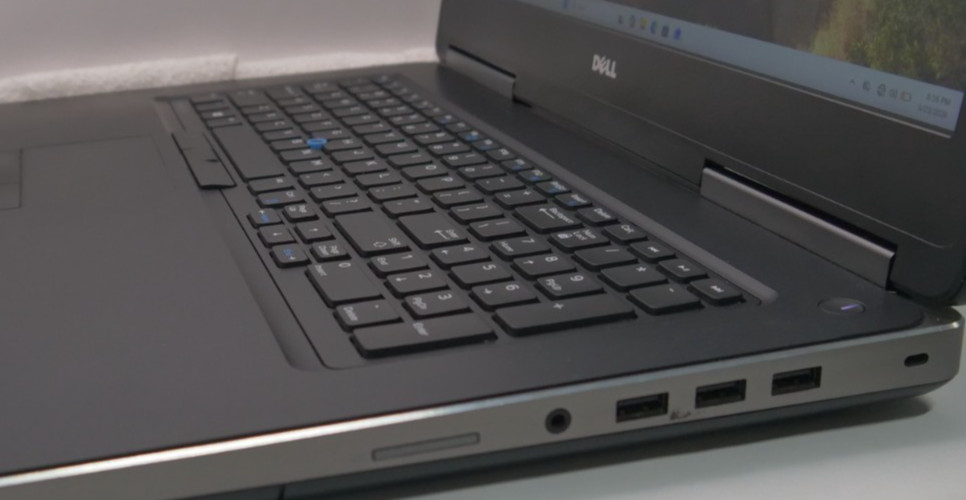 Dell Precision 7720 17.3″ Intel i7-7820HQ 32GB Quadro M1200 768 SSD Storage