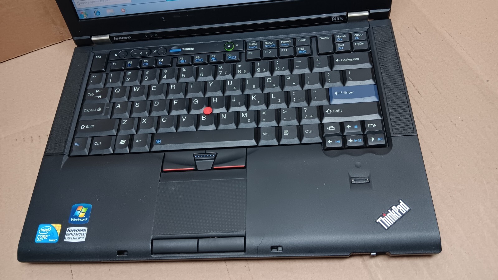 Lenovo Thinkpad T410s Laptop Core i5 @ 2.40 GHz 14″ LCD Screen Windows 7 pro DVD