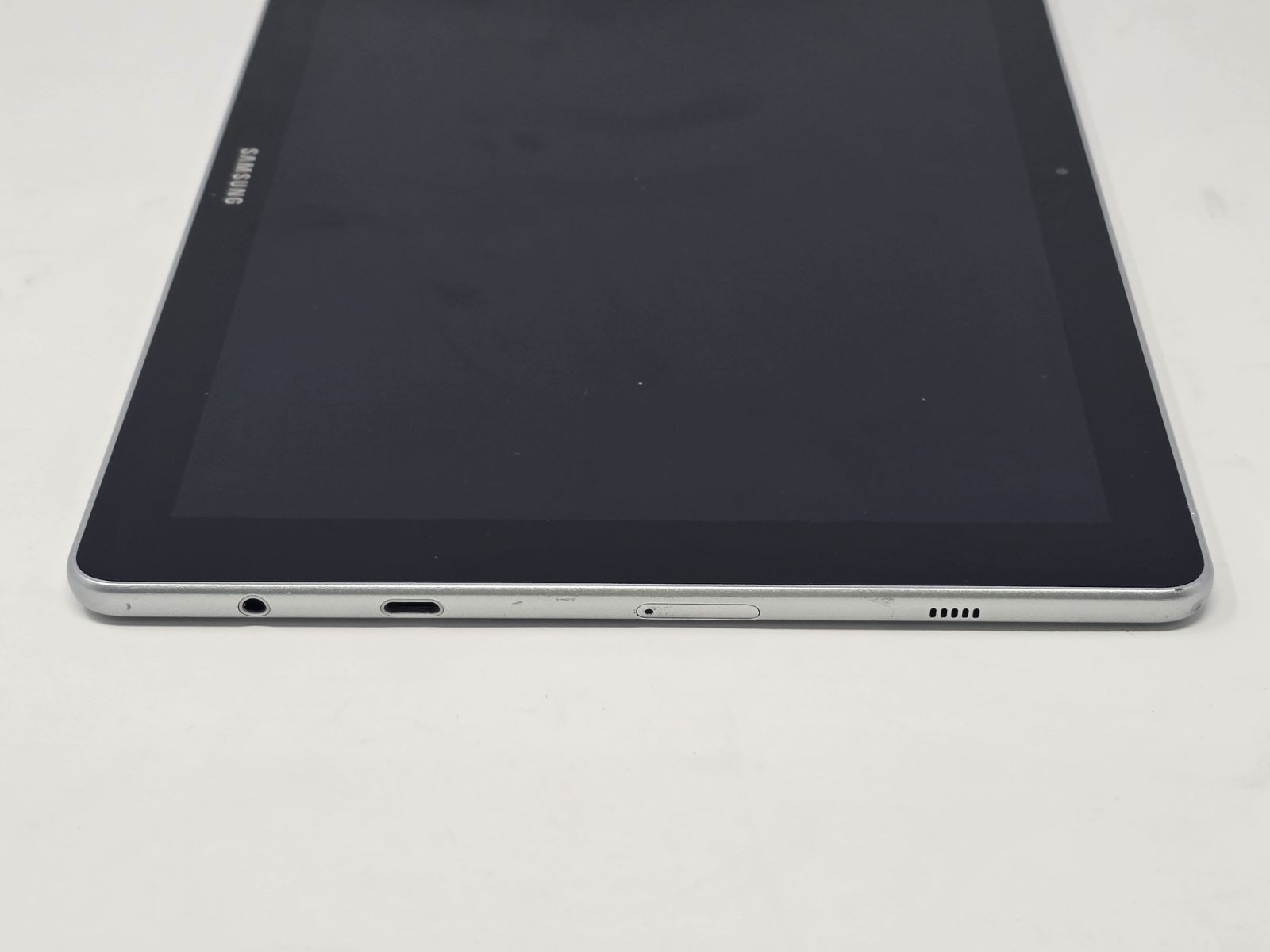 SAMSUNG GALAXY BOOK SM-W623 10.6″ FHD TOUCHSCREEN M3-7Y30 4GB – Scratch & Dent