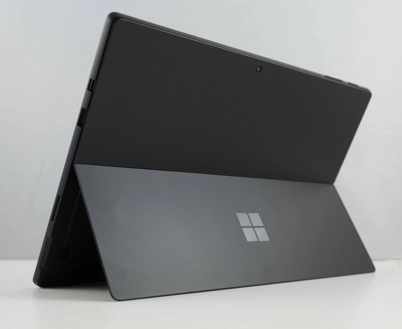 Microsoft Surface Pro 6 12.3″i7-8650U 16GB RAM 512GB SSD Wins10-Blk*Read Ad#3M03