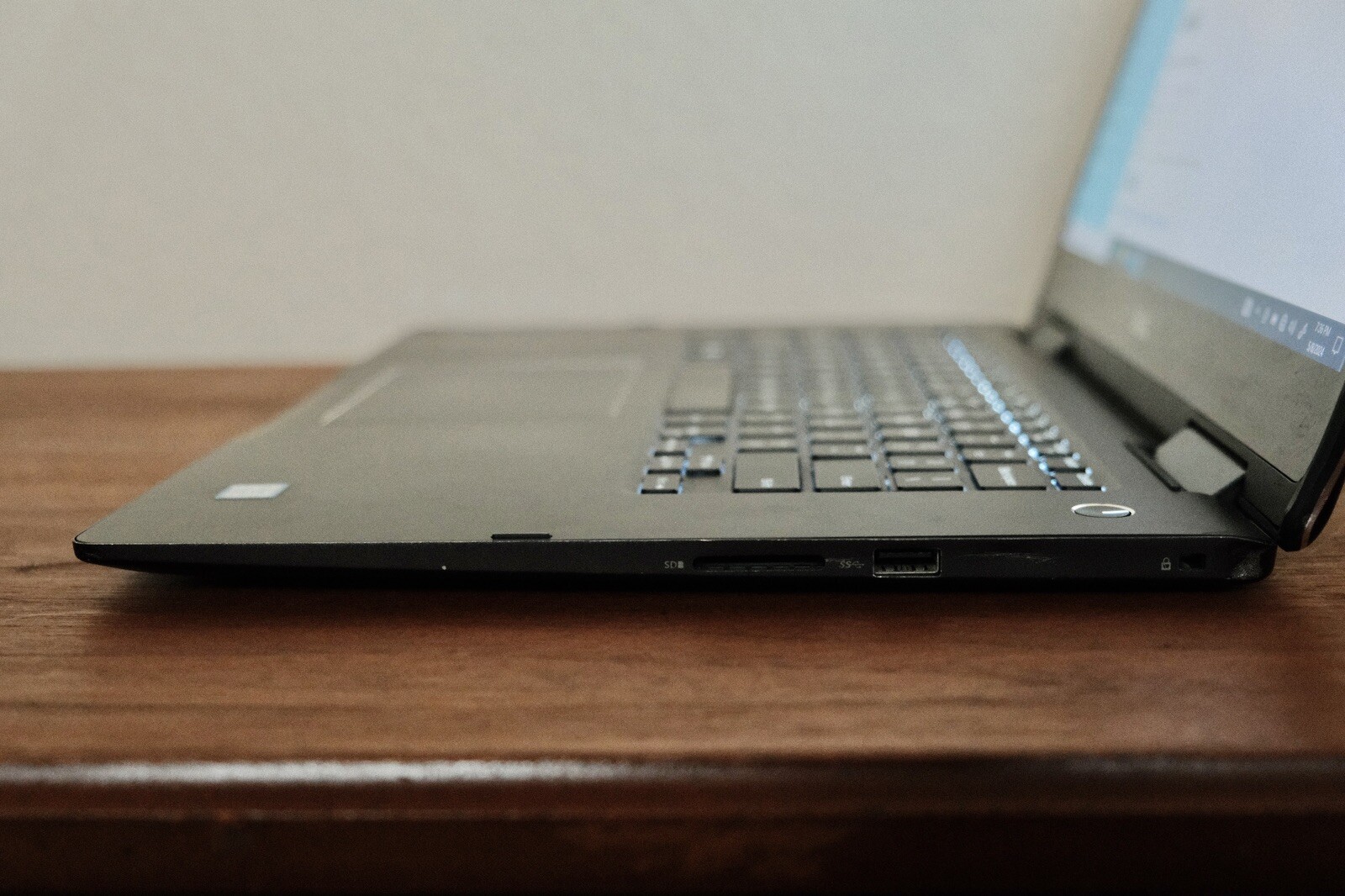 Dell Inspiron 15 – 7573 15.6″ Laptop/Tablet