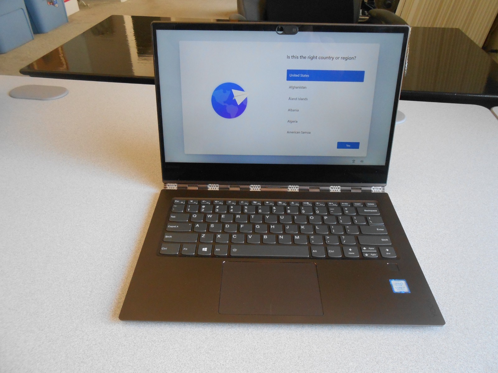 ~~LENOVO YOGA 920-13IKB LAPTOP i7 8550U 1.8GHZ 13″ TOUCH 8GB 256GB WINDOWS 10~~
