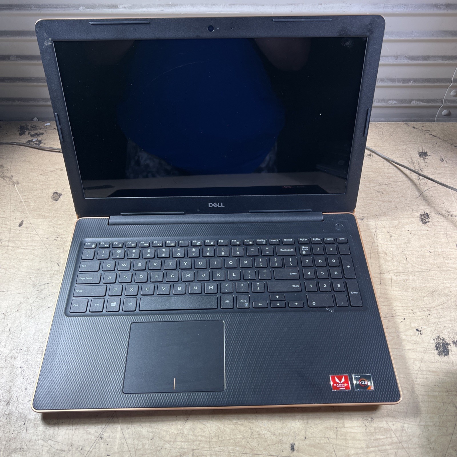 DELL INSPIRION 3585 AMD RYZEN 3 2200U 8GB RAM **NO HD/ NO CADDIE/ NO OS