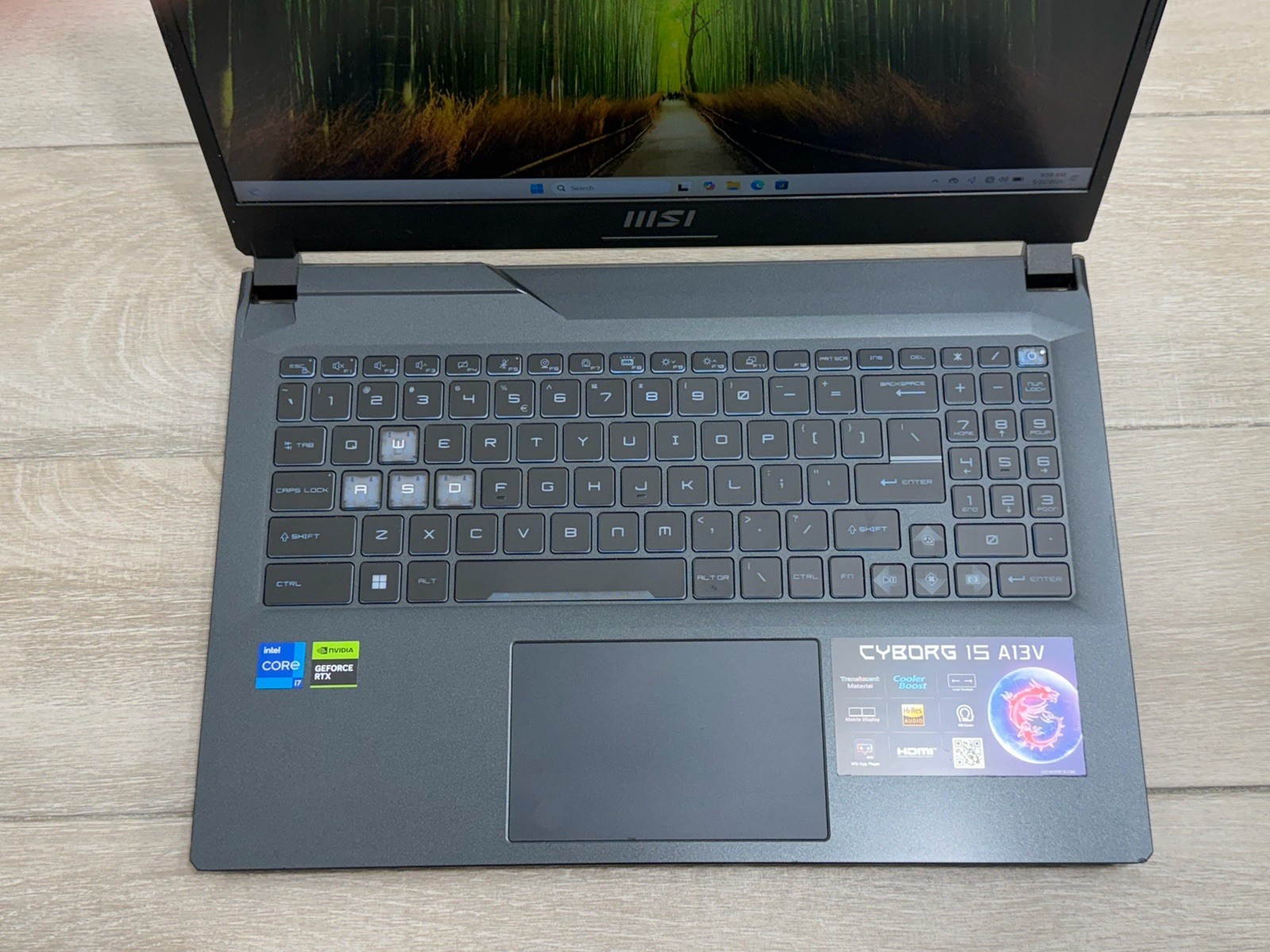 CYBORG 15 A13V 15.6″ Core i7-13620H GeForce RTX 4050 512GB NVMe 8GB RAM Win-11
