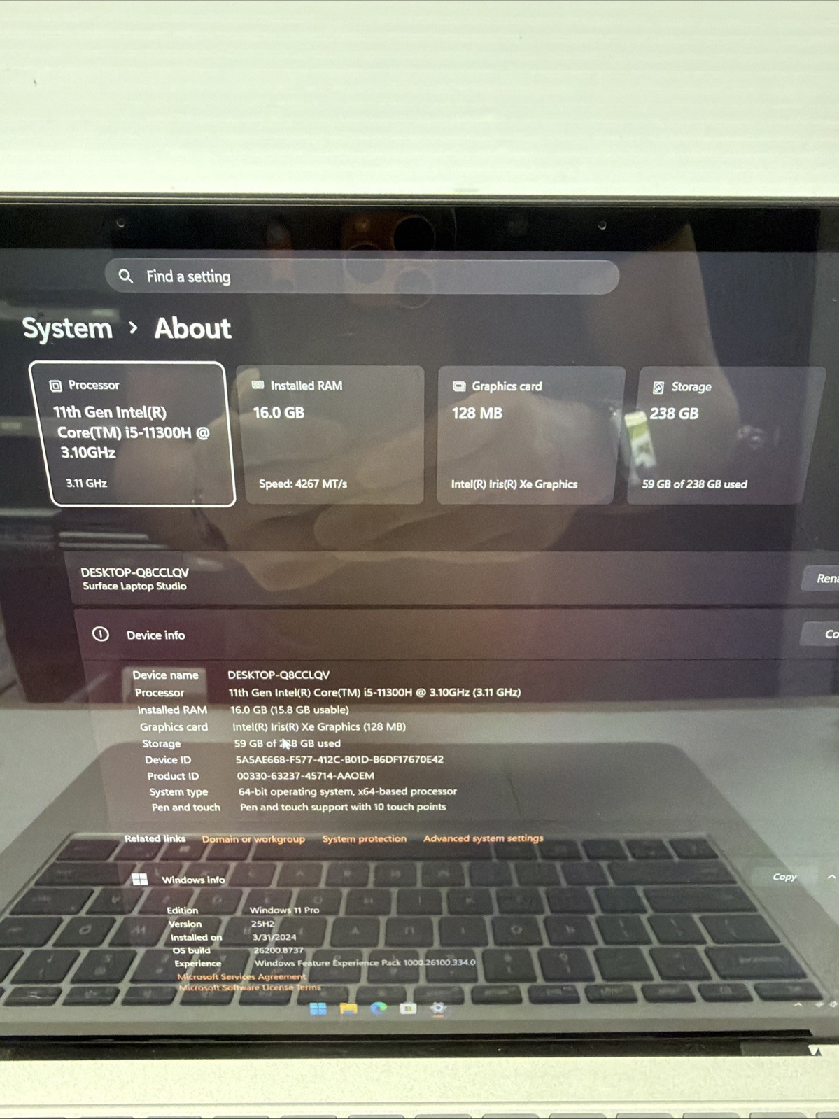 Microsoft Surface Laptop Studio 14.4″ Touchscreen Laptop i5-11300H 16GB RAM 256G