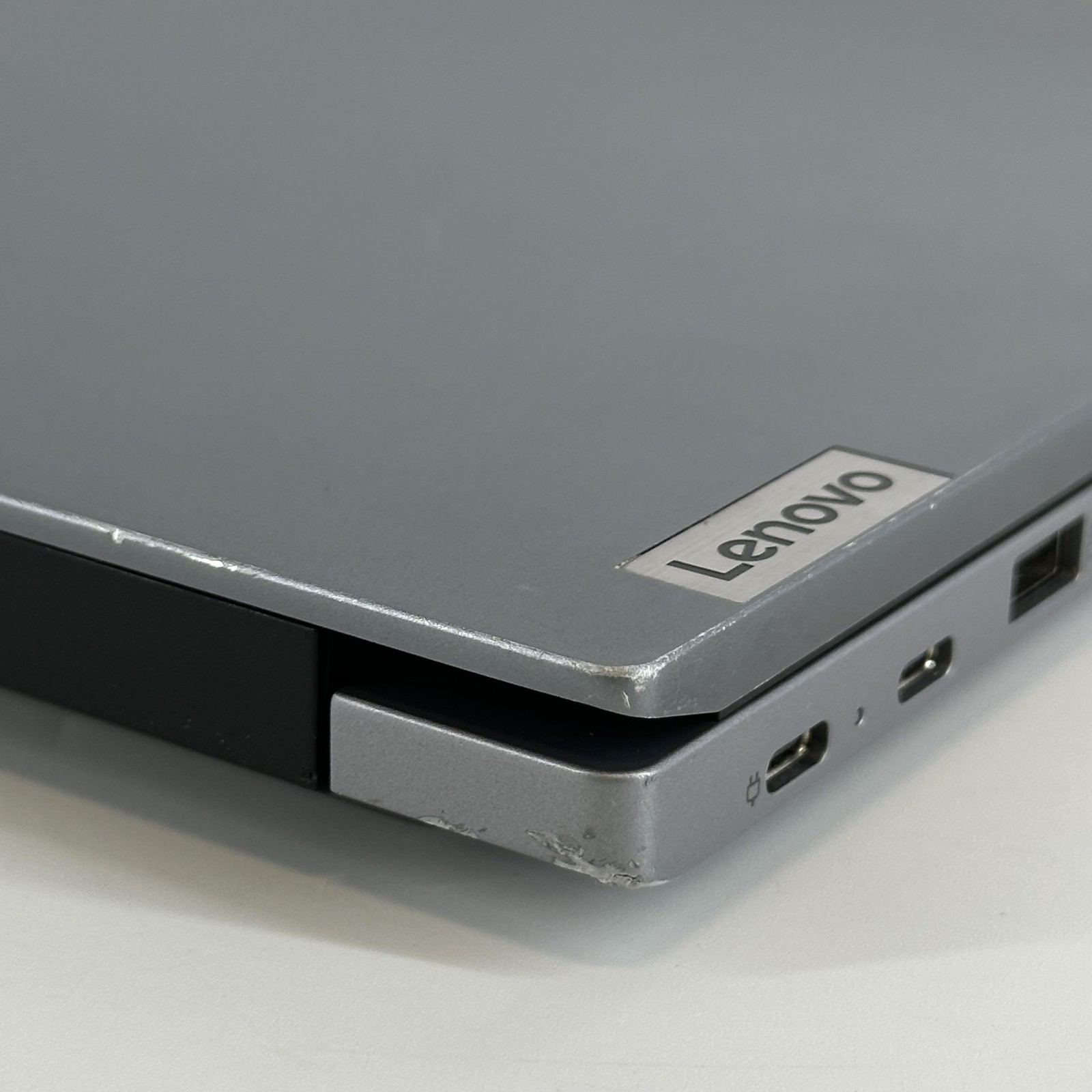 Lenovo ThinkPad E14 Gen 5 Gray FHD+ 2.0 GHz Ryzen 7 7730U 16GB RAM 1TB SSD Good