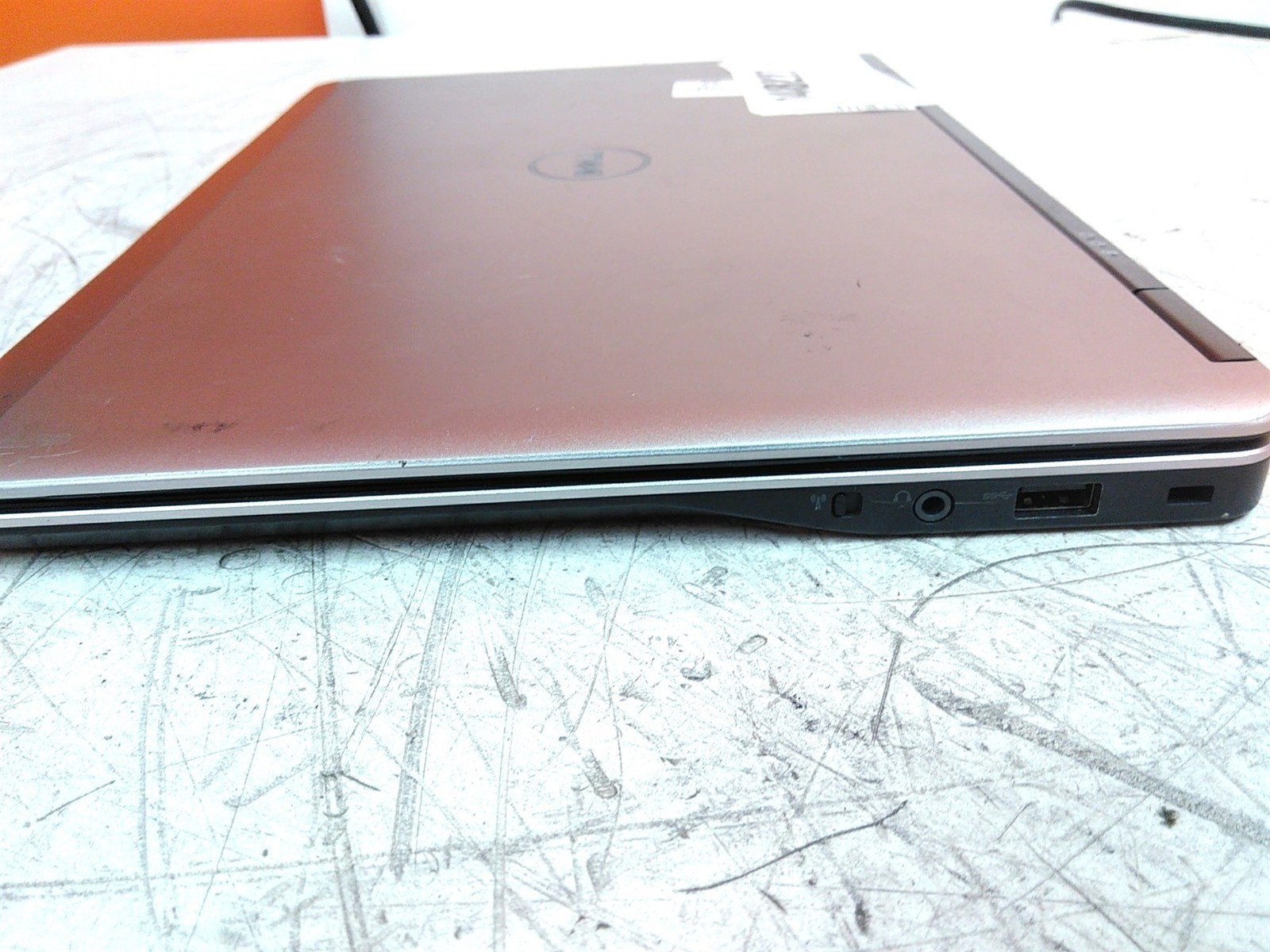 Light Spot Dell Latitude E7440 Laptop Intel i5-4200U 1.6GHz 8GB 240GB SSD AS-IS