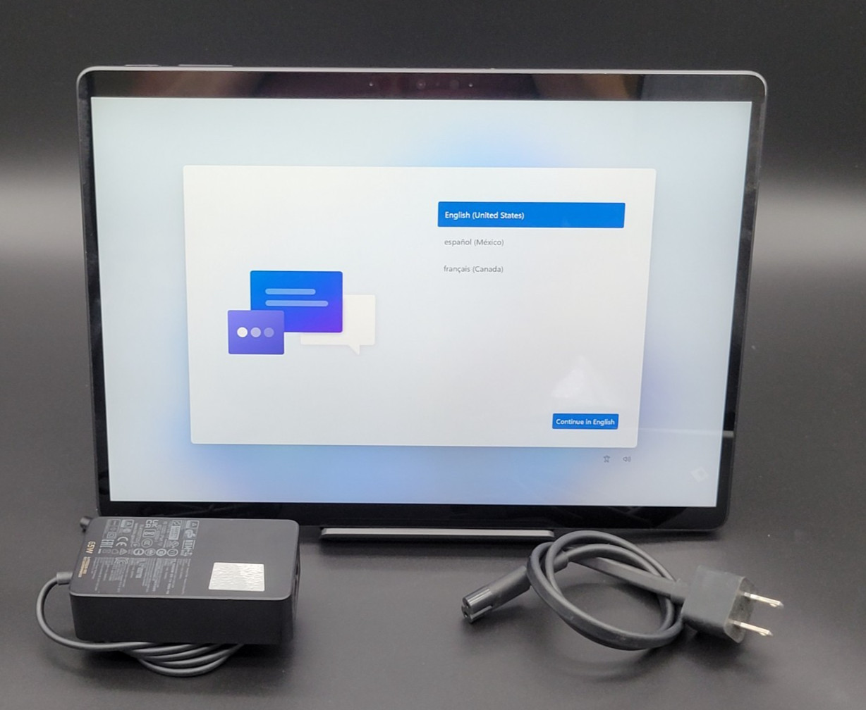 Microsoft Surface Pro 9 13″ i5-1235U 8GB RAM 256GB SSD 2038 Win11 Tablet