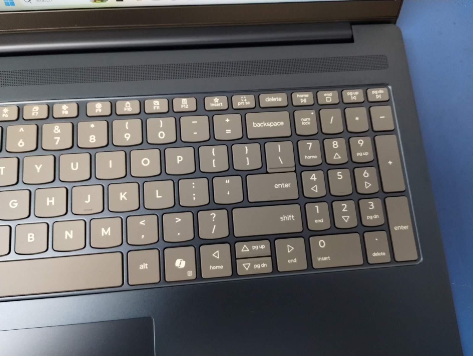 Lenovo IdeaPad Slim 5 16AKP10, AMD Ryzen AI 7 350, 2.00 GHz, 16 GB RAM 1 TB NVMe