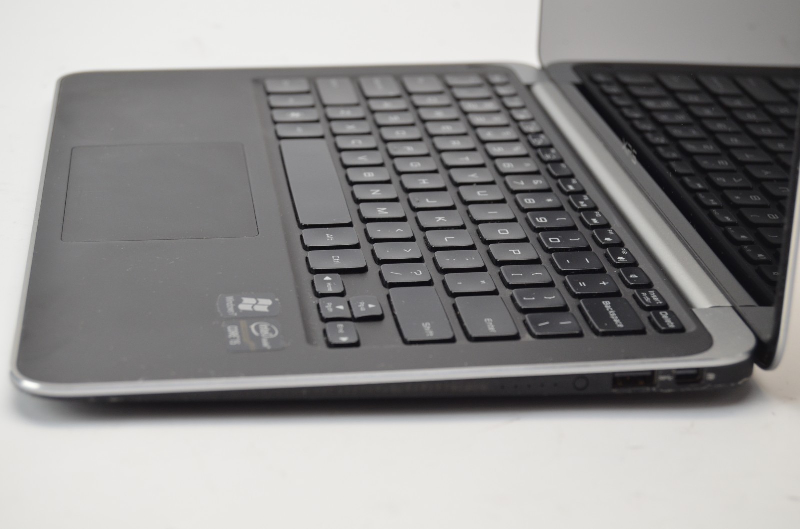 Dell XPS 13 L321X WXGA 13″ LAPTOP i5-2467M 1.6 GHz 4GB RAM NO HDD NO OS