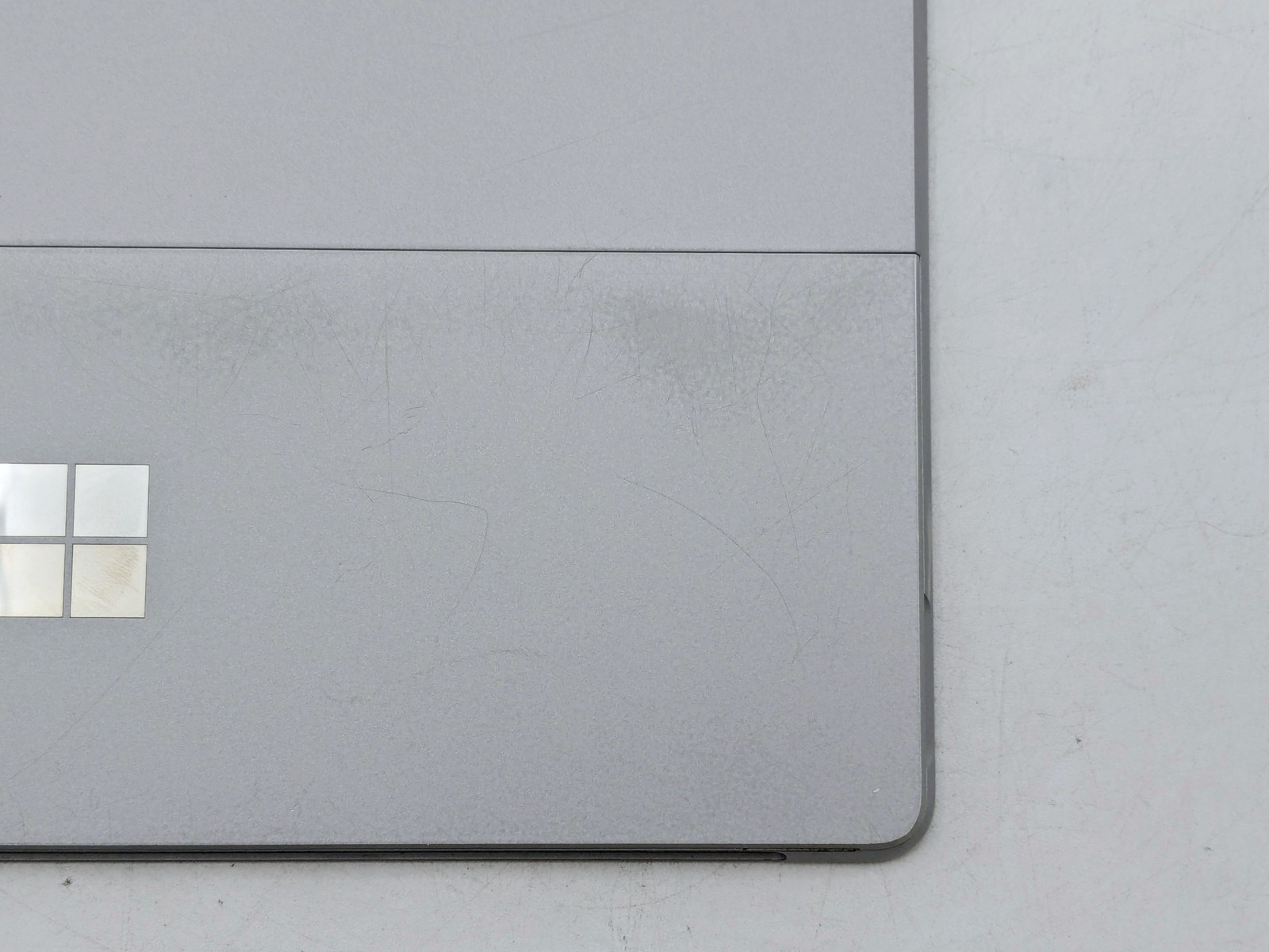 Microsoft Surface Go 2-in-1 10″ 1800 x 1200 Touch PENTIUM 4415Y 4GB W10P IRCam