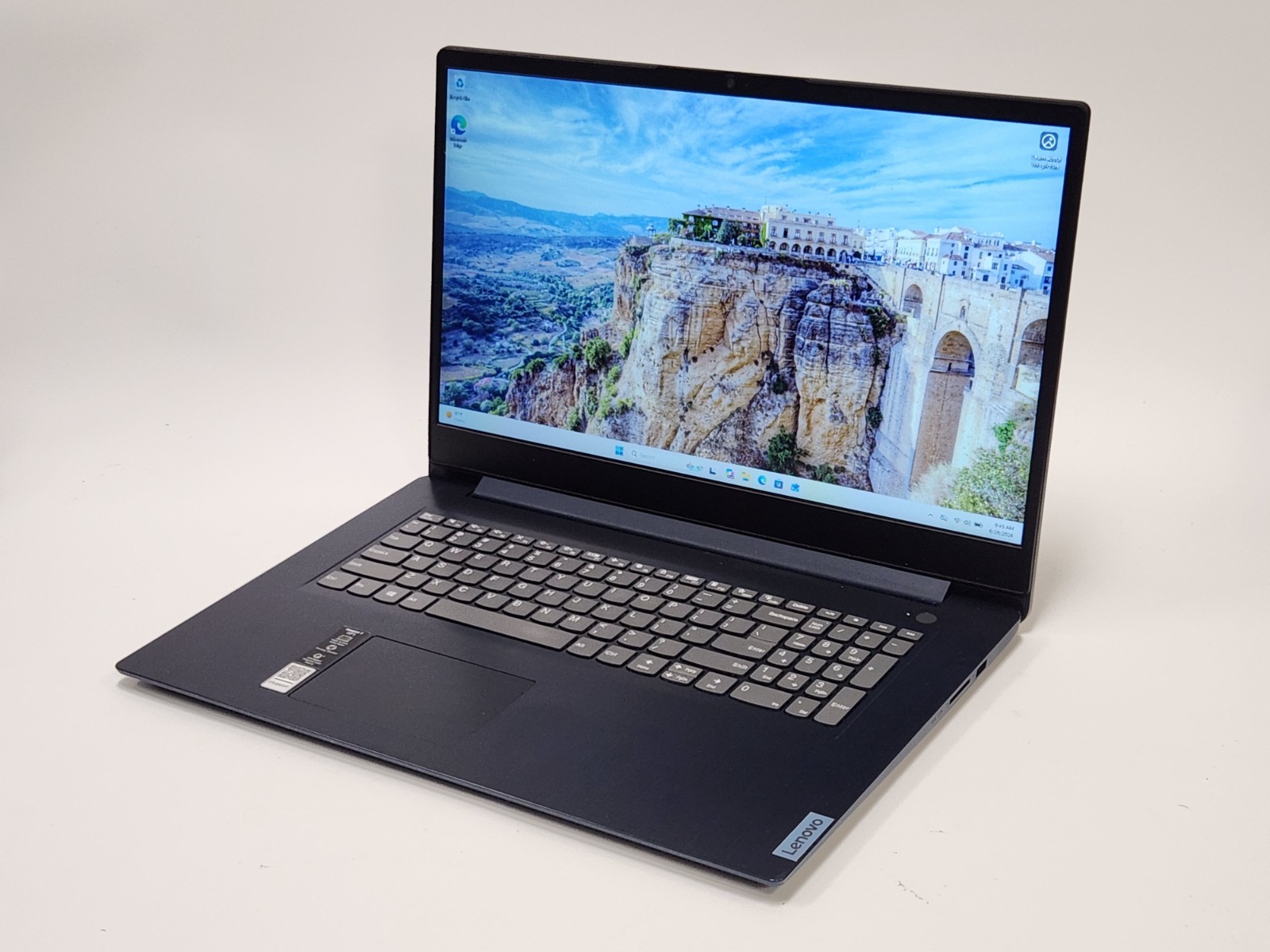 Lenovo Ideapad 3 17ITL6 17″ Laptop i5-1135G7 2.4GHz 20GB RAM 256GB SSD W11P