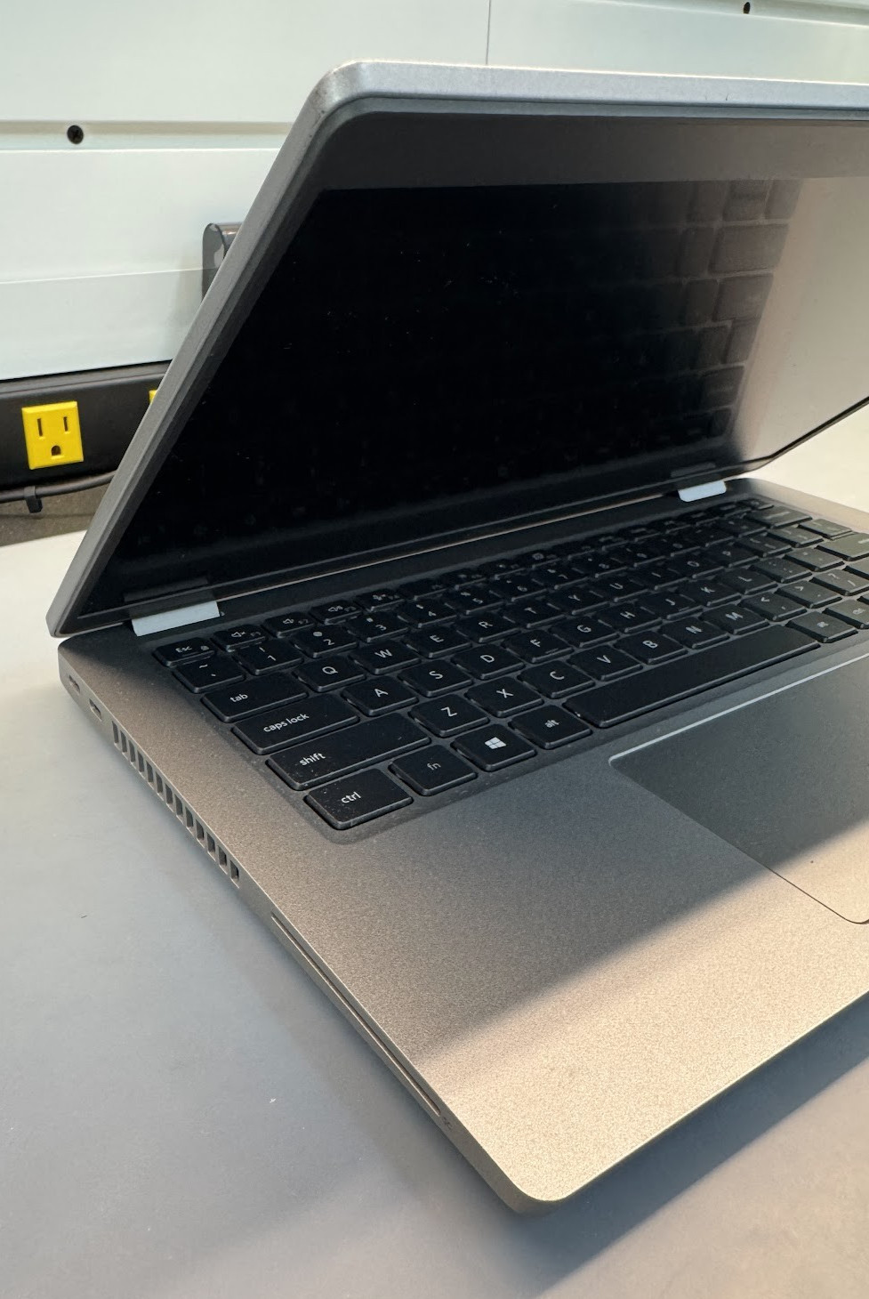 Dell Latitude 5420 14″ INTEL CORE i5-1145G7 256GB SSD 16GB RAM WINDOWS 11 *READ*