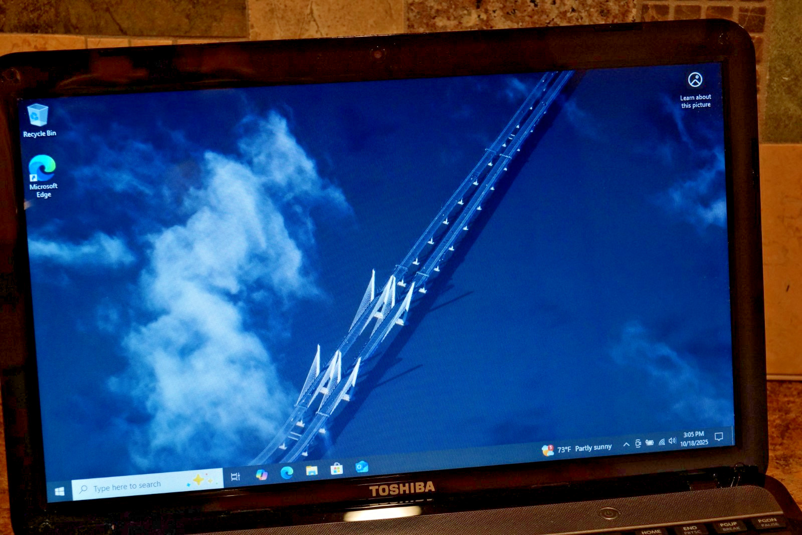 Active 22H2 WIN10 PRO Toshiba L55D-S5117 AMD A8@1.90GHz, 4GB RAM 500GB HDD