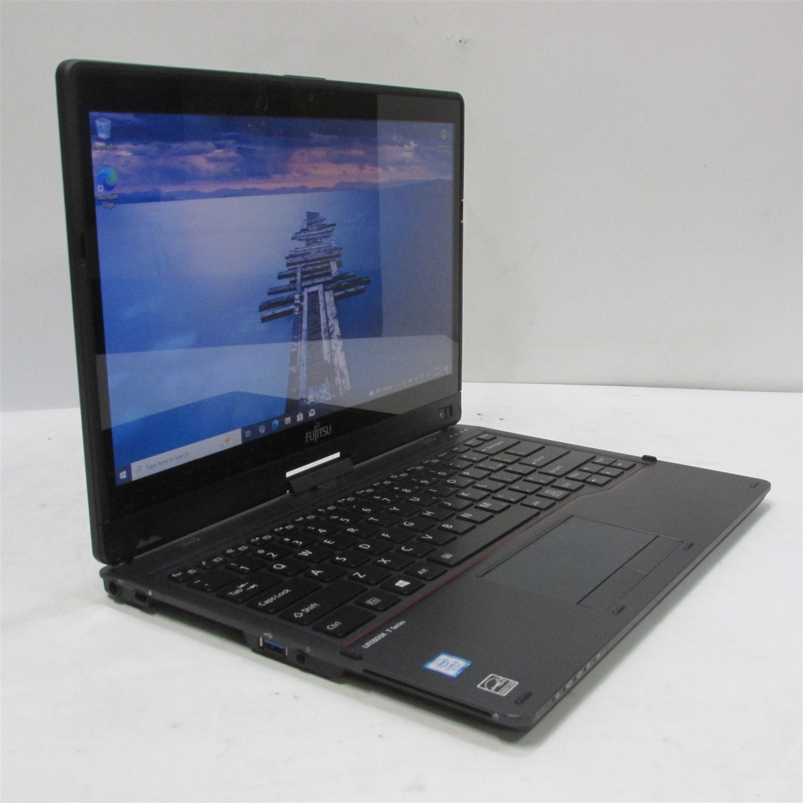 Fujitsu Lifebook T937 i5-7200U 2.5GHz 8GB RAM 256GB m.2 13.3″ Win 10 Pro Touch