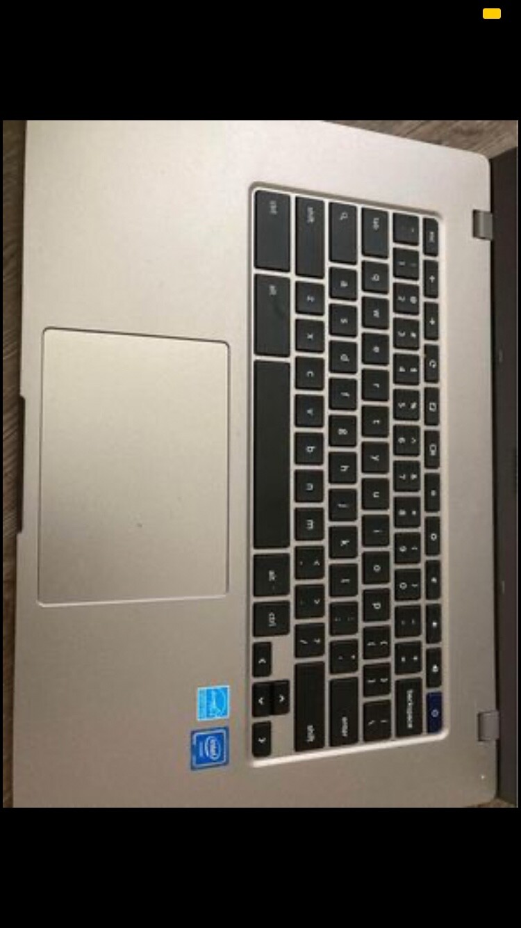 Samsung Chromebook 15.6″ (32GB eMMC, Intel Celeron, 1.1GHz, 4GB RAM) – Platinum