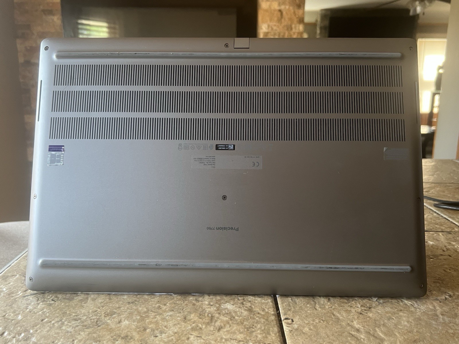 Dell Precision 7750 17.3″ NVIDIA T1000 2.8GHz Intel Xeon W-10855M 64GB 512GB