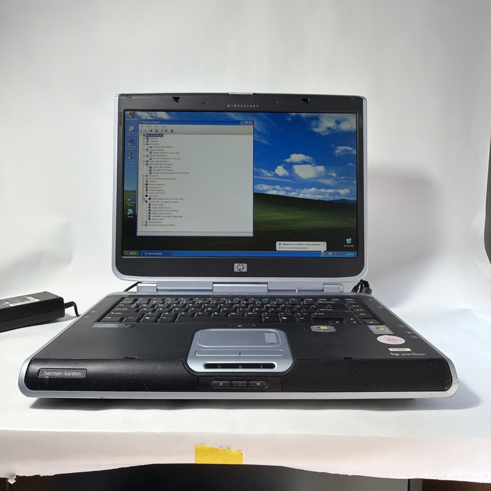 Vintage HP Pavilion zv5000 Windows XP Laptop (Athlon 3000, 512mb, GeForce 420)