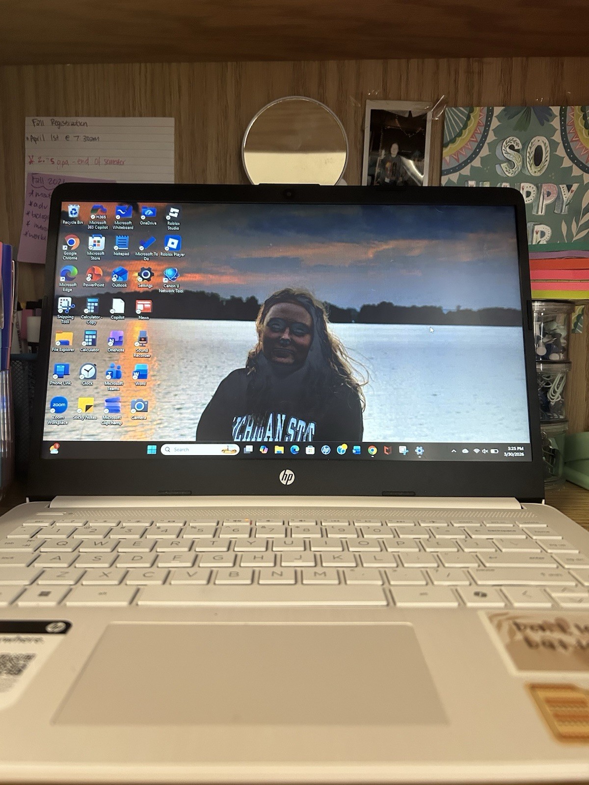HP 14-dq3xxx Laptop Intel Celeron N4500 4GB RAM 14″ SSD Windows 11 White