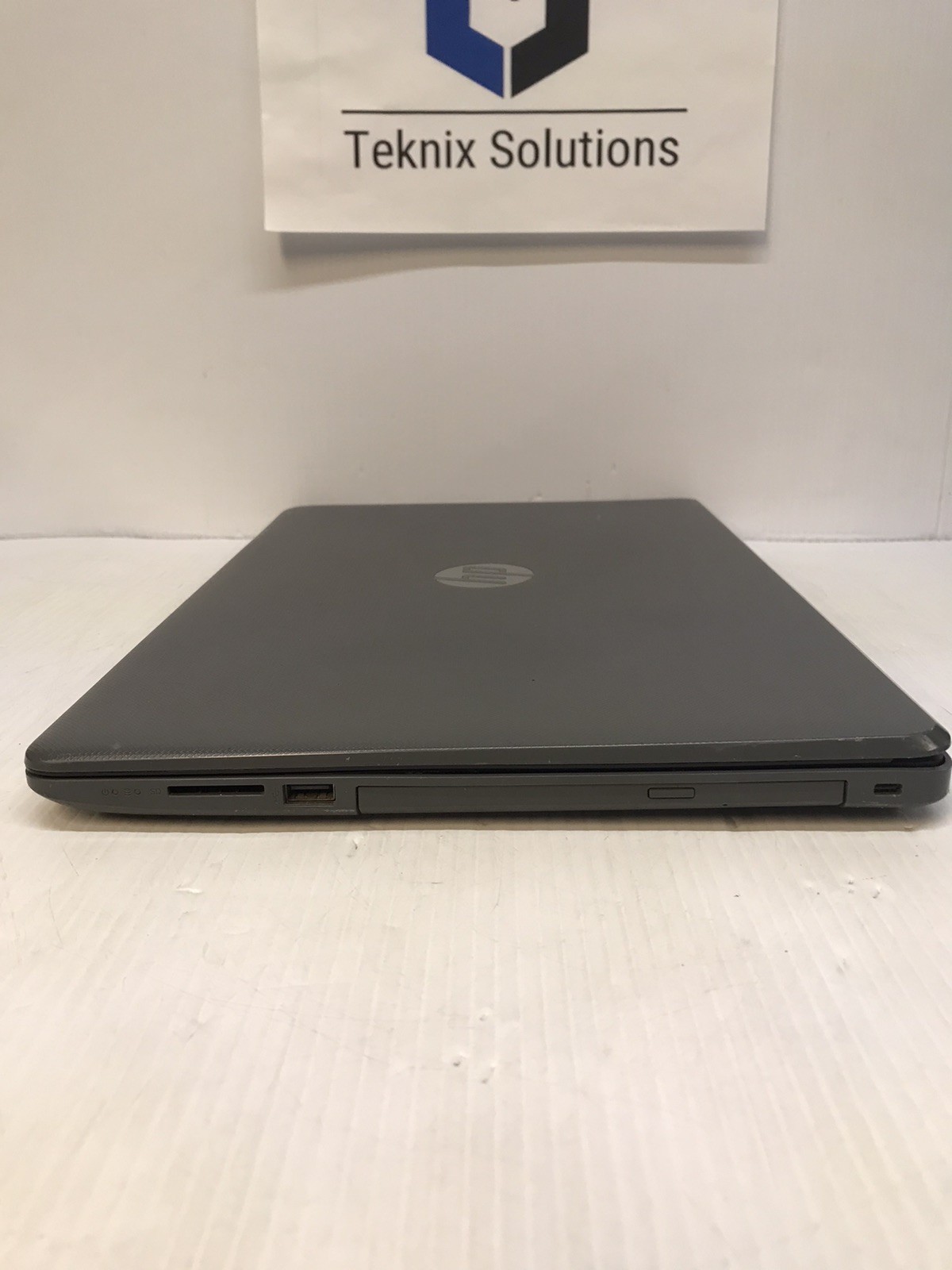HP 15-bs059od Intel Core i3 7th Gen. 8GB RAM NO HDD Broken Screen *Read*