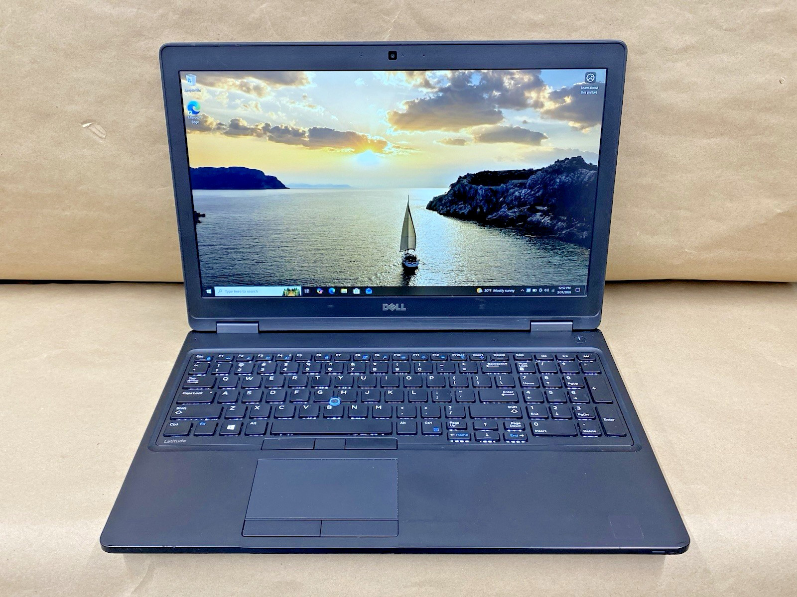 Dell Latitude 5580 – 15.5″ FHD – i5-7300U – 16GB – 256GB SSD – Win 10 Pro