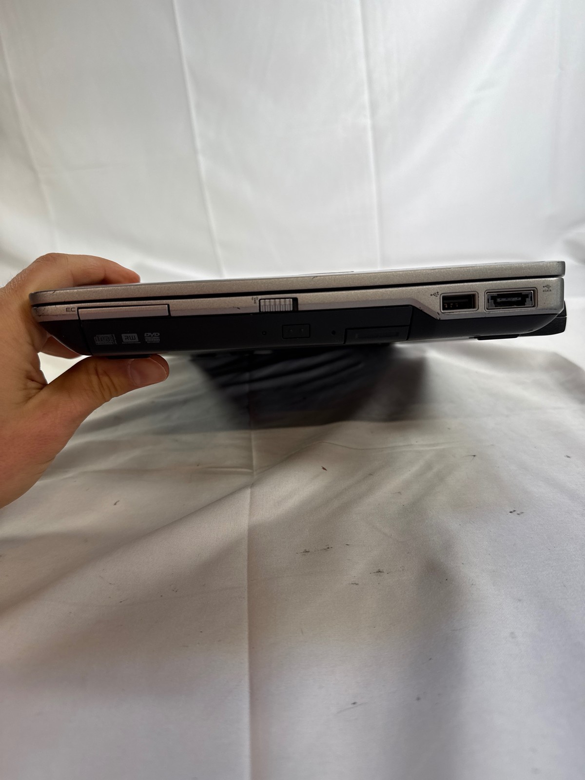 Dell Latitude e6320 Intel Core i7-2620M 8 GB No Drive 13.3″
