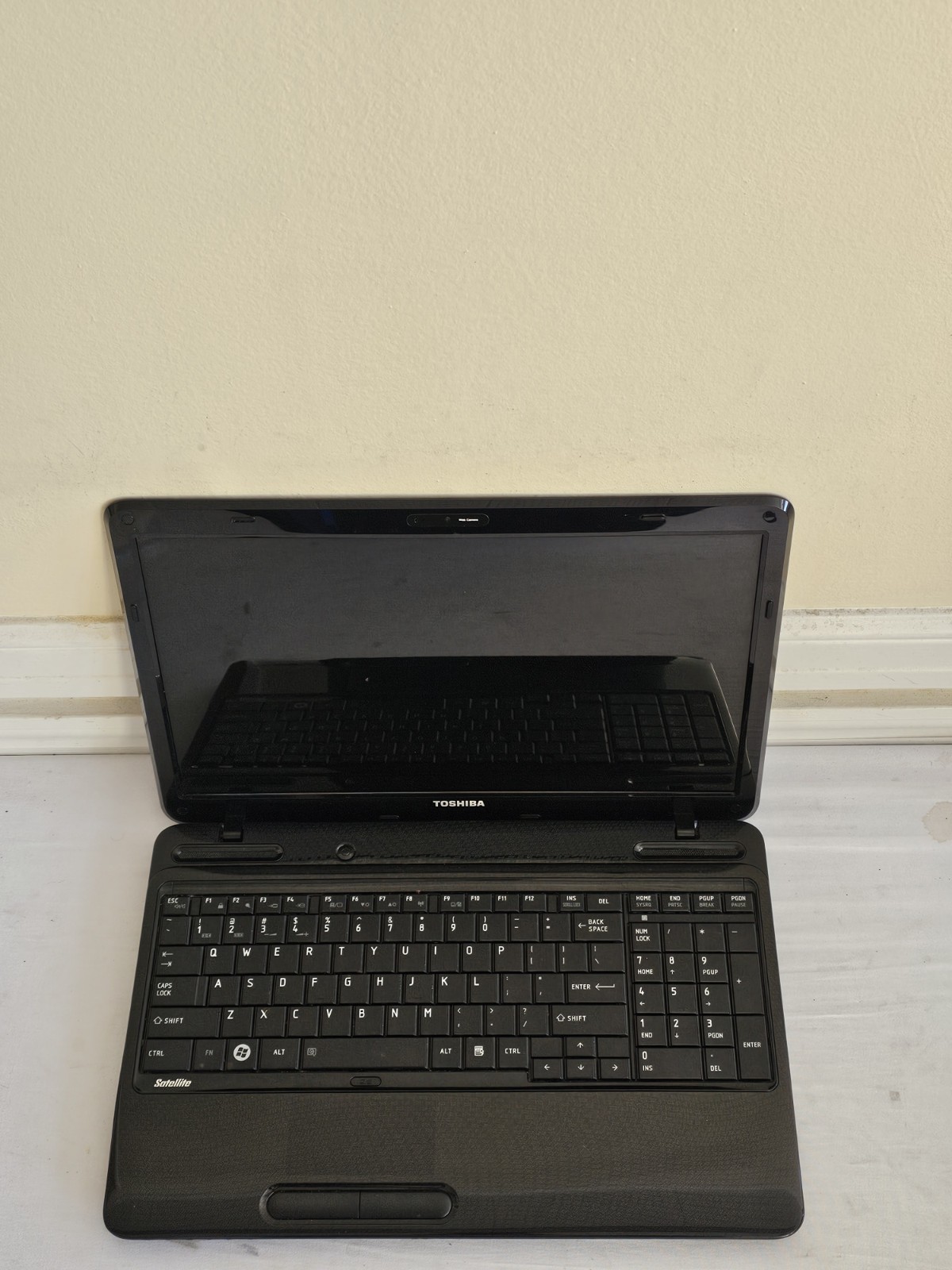 Toshiba Satellite L655D-S5050 Laptop – WON’T BOOT – BAD BATTERY – Parts/Repair