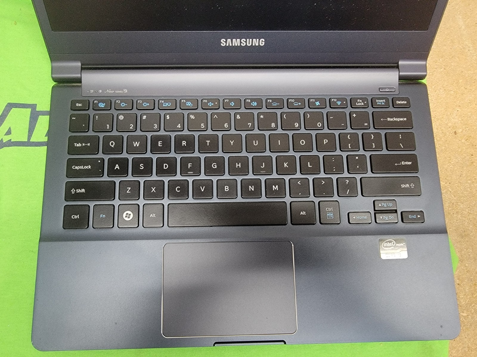 Samsung Notebook NP900X3C 13.3″ Laptop i5 – NO POWER – FOR PARTS OR REPAIR