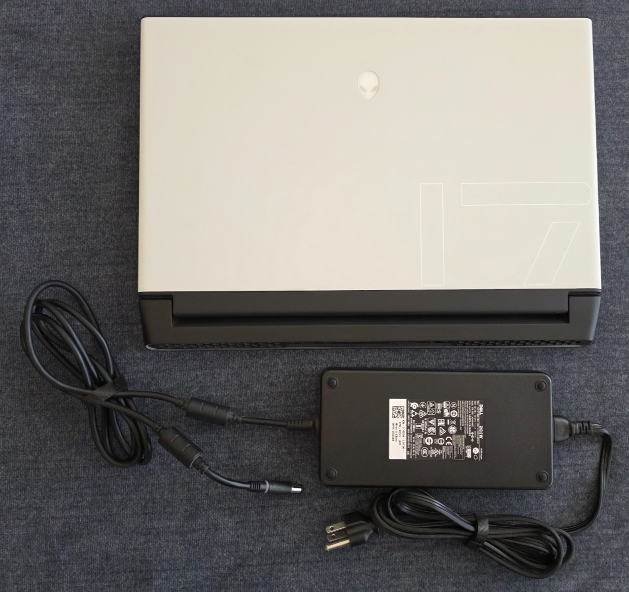 Alienware m17 R3 (1TB, Intel i7 10th Gen., 16GB, 2070 Super) Gaming Laptop