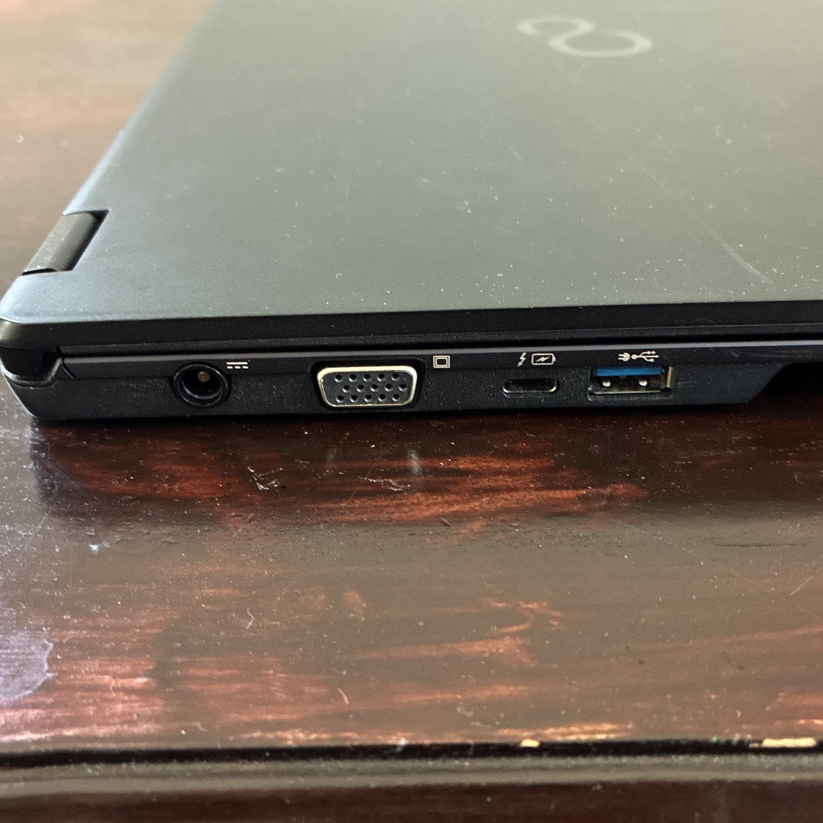 Fujitsu Lifebook U749 14″ i7-8665U 4.80GHz 16GB Ram – No SSD / Read Descrip