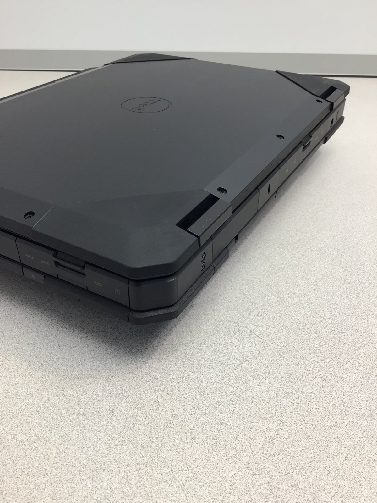 Dell Latitude 5414 Rugged 14″ Core i5-6300U 8GB RAM 256GB SSD WIN 11 PR0