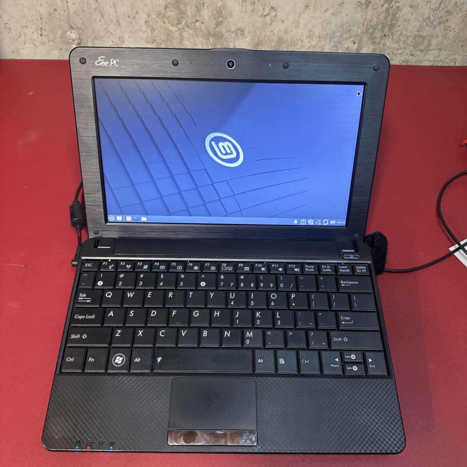 ASUS Eee PC 1001PX 10.1” Laptop Intel Atom N450 2GB RAM Linux Mint Tested Works