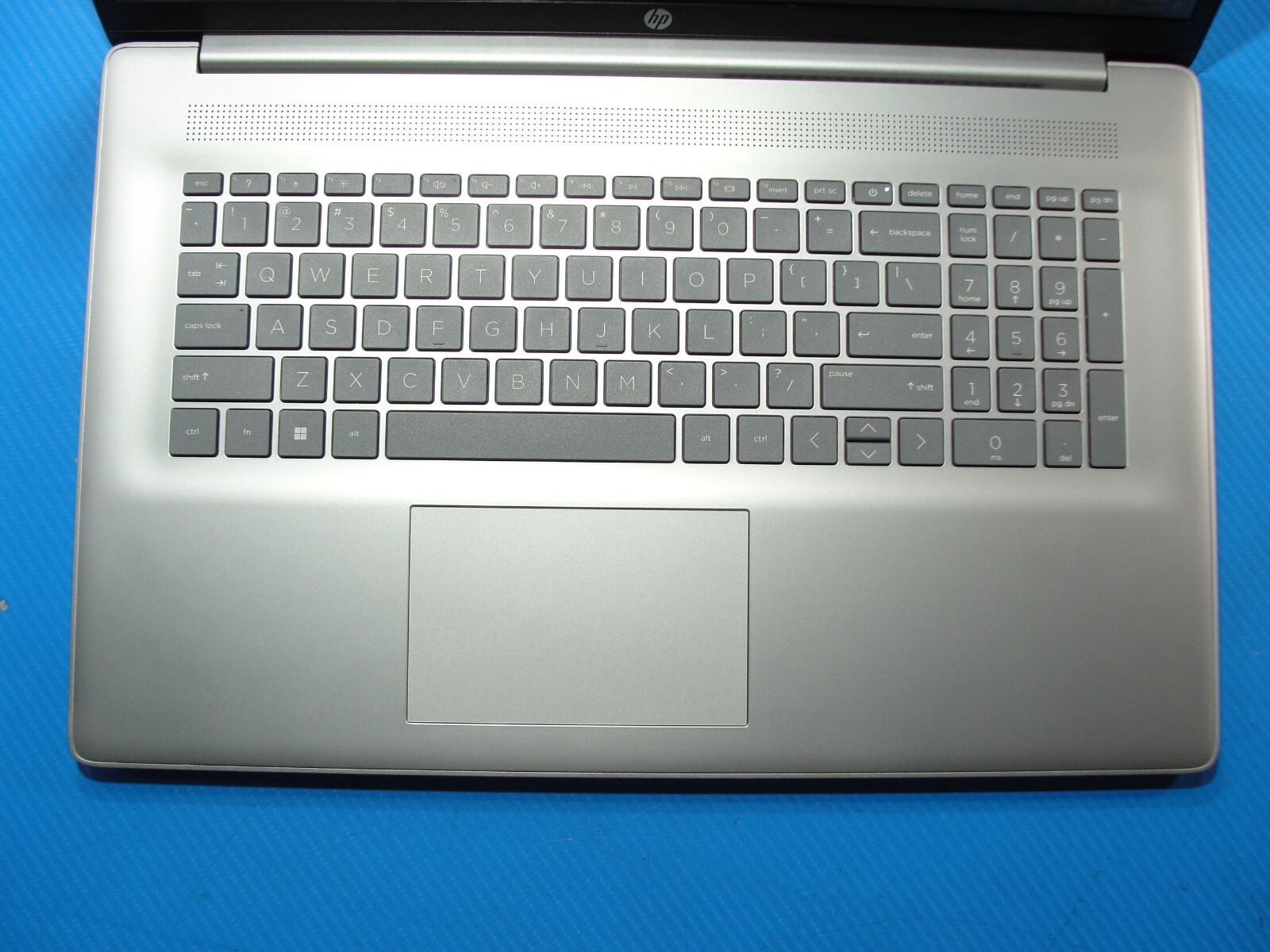 HP 17-CN0003DX 17.3” HD+ Intel Core i3-1125G4 2GHz 8GB SSD Reset 256GB+Charger